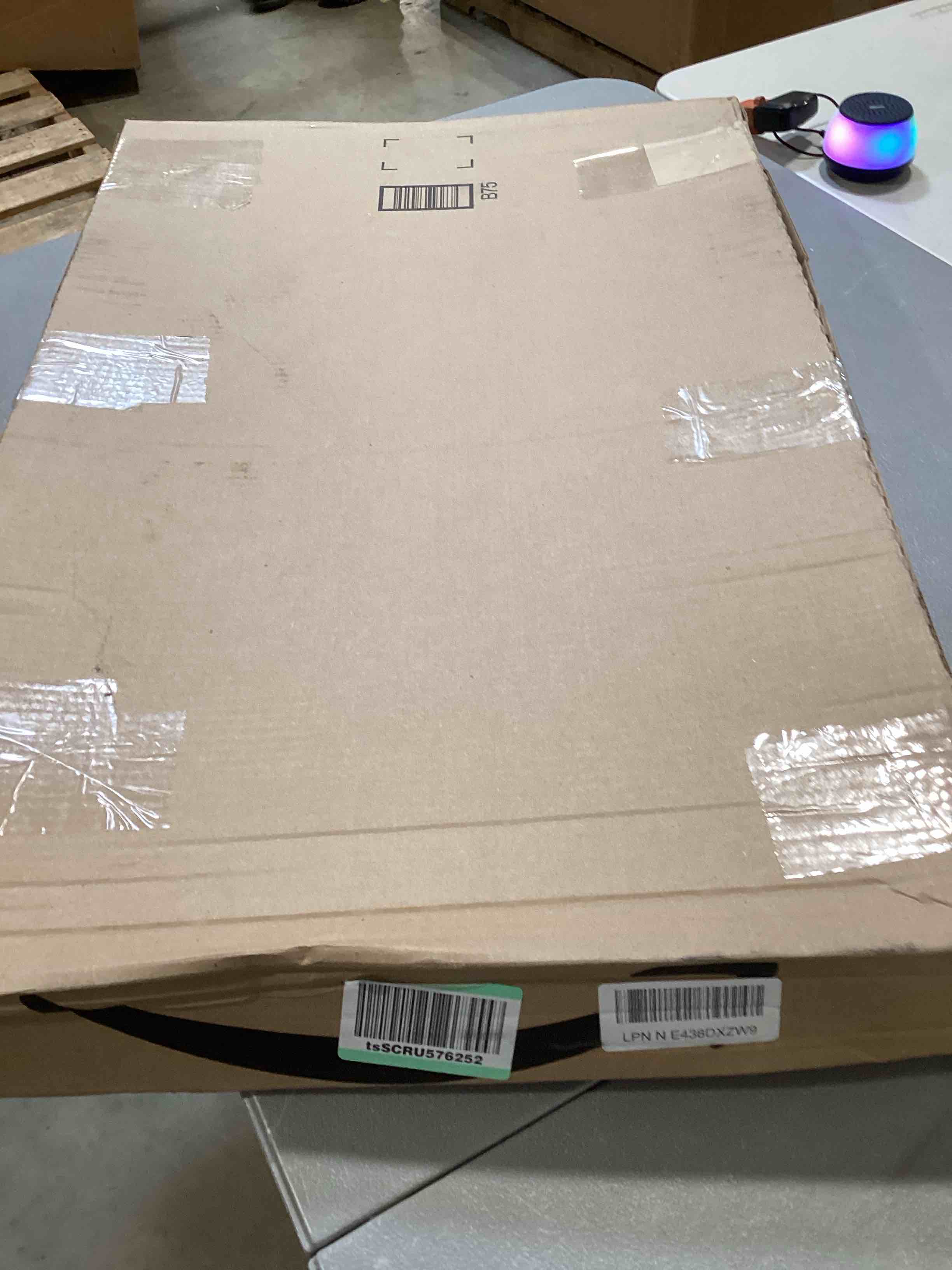https://s3.amazonaws.com/lotting-images-prod/bidfta/YEL6847163_1729001693625.jpeg