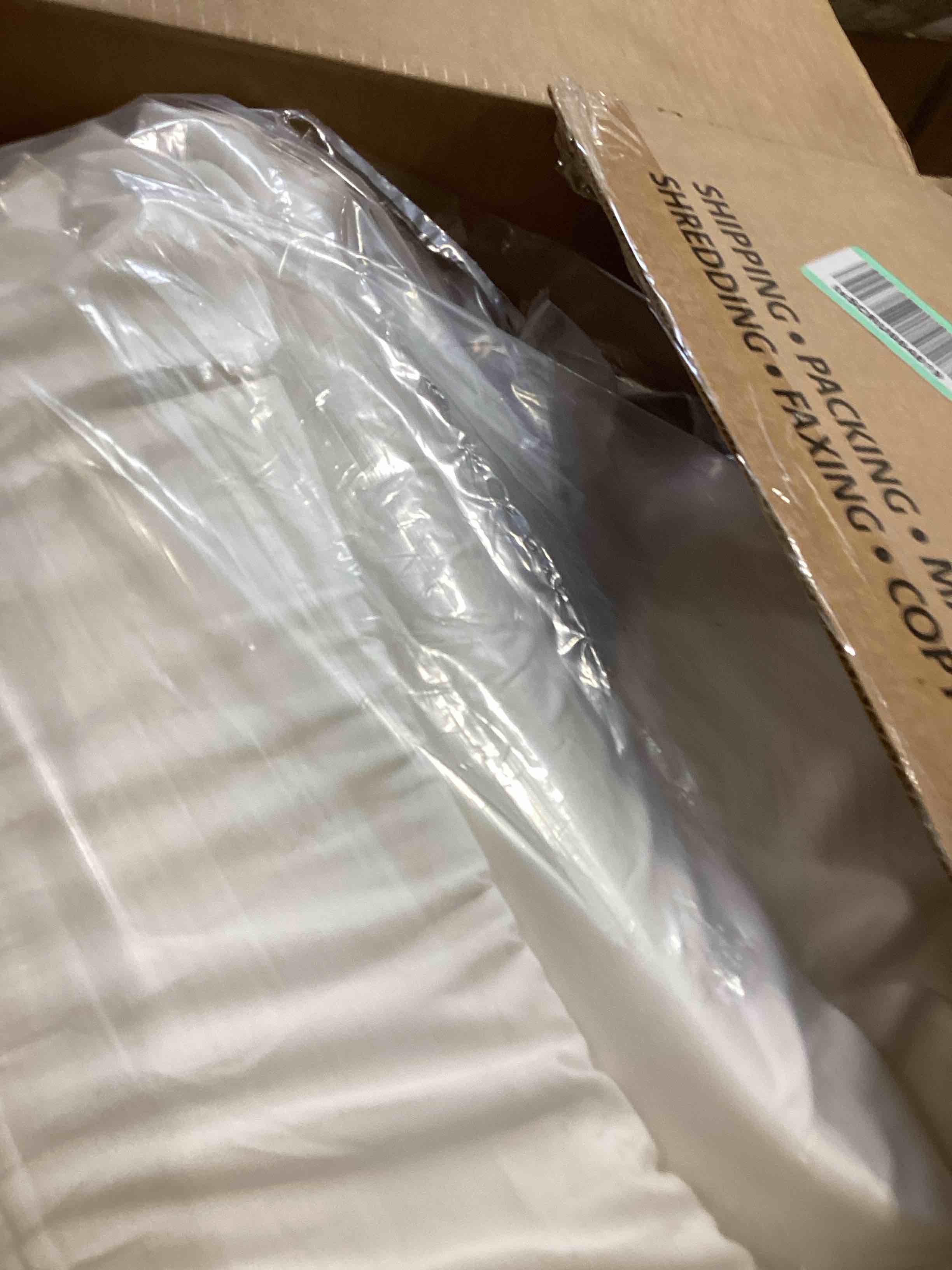 https://s3.amazonaws.com/lotting-images-prod/bidfta/YEL6847295_1729024352879.jpeg