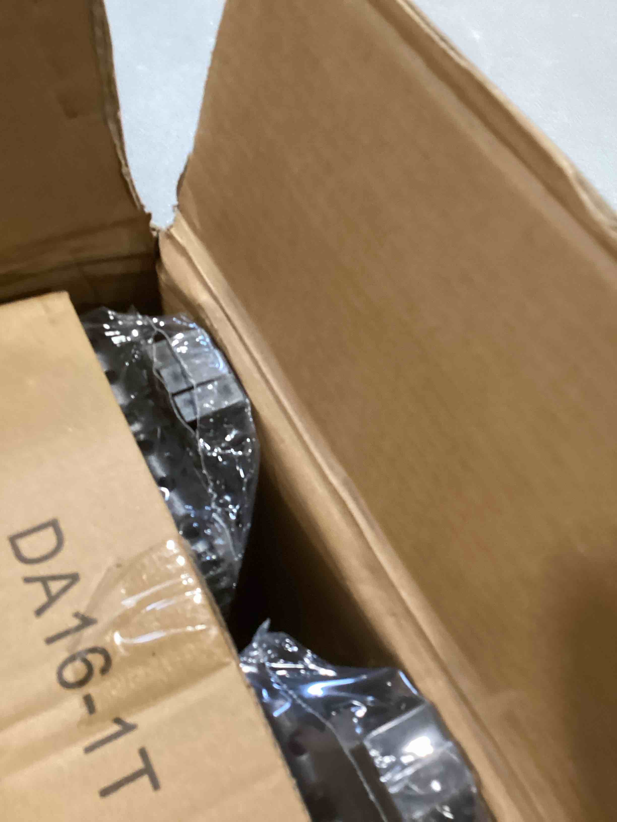 https://s3.amazonaws.com/lotting-images-prod/bidfta/YEL6847581_1729181780117.jpeg