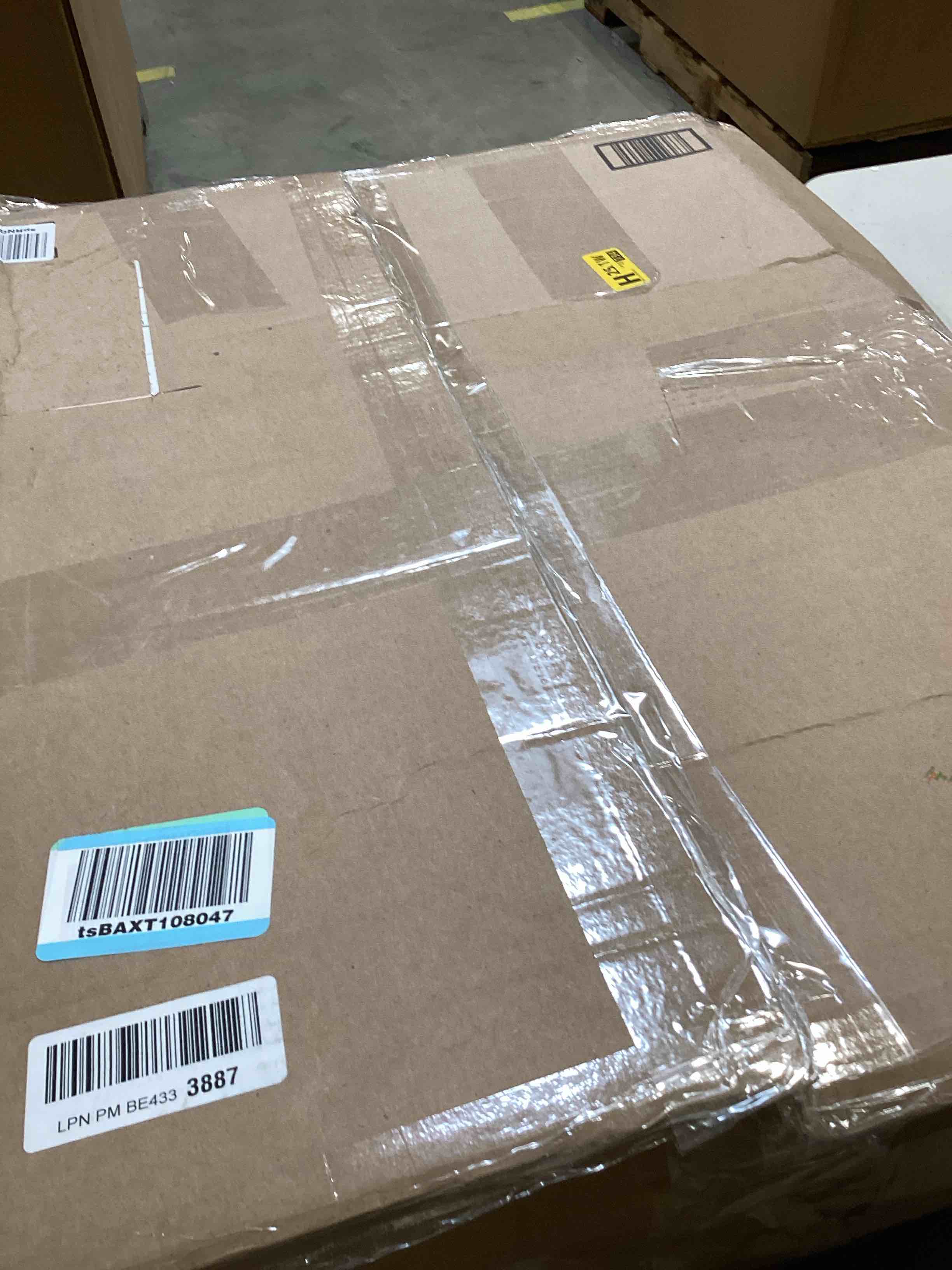 https://s3.amazonaws.com/lotting-images-prod/bidfta/YEL6847614_1729192588741.jpeg