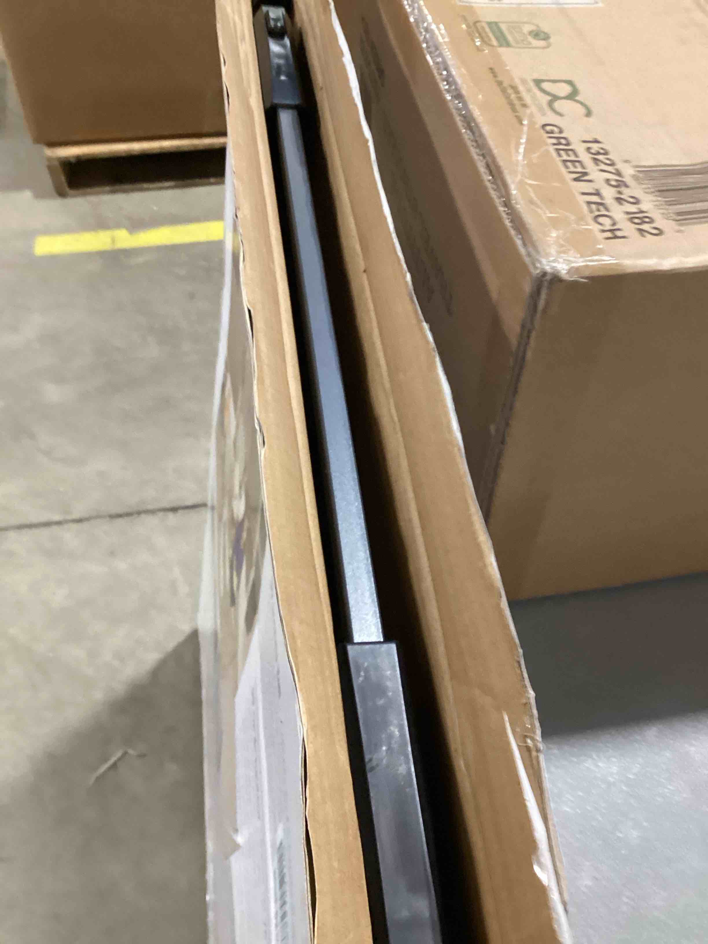 https://s3.amazonaws.com/lotting-images-prod/bidfta/YEL6847795_1729513136366.jpeg