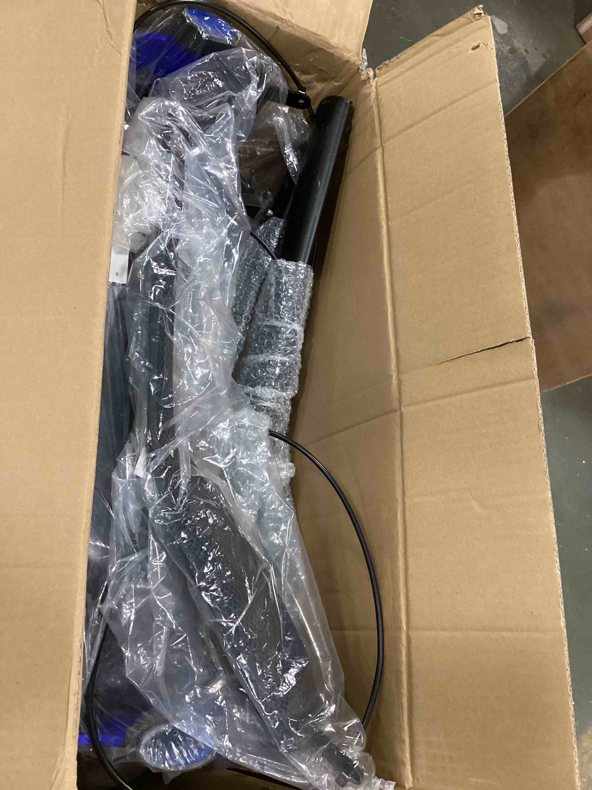 https://s3.amazonaws.com/lotting-images-prod/bidfta/YEL6852388_1721692348523.jpeg