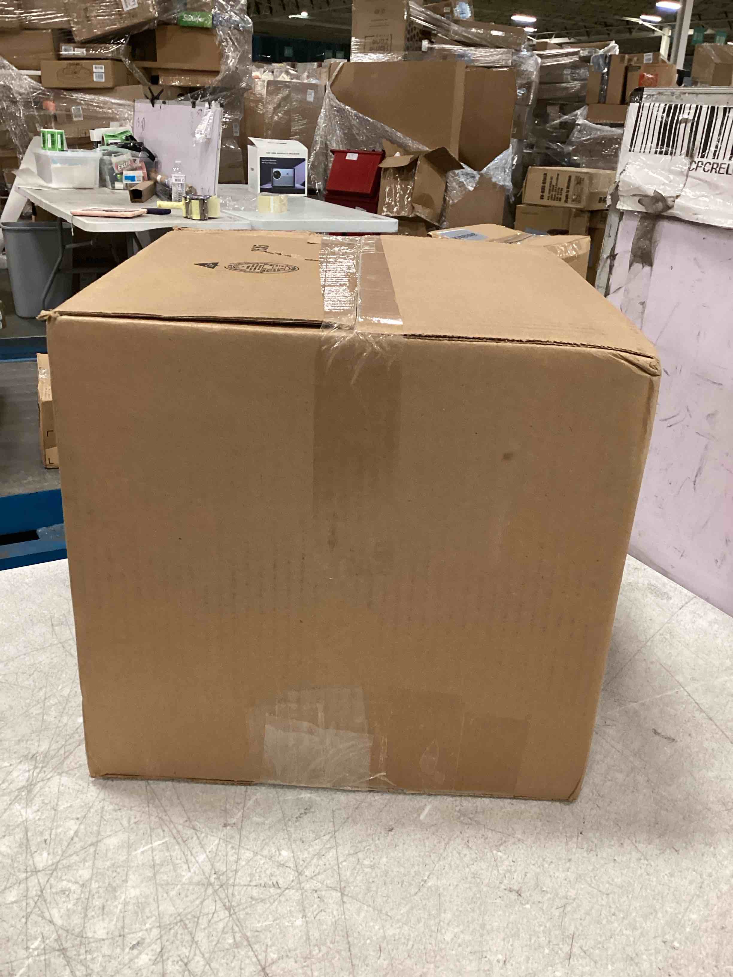 https://s3.amazonaws.com/lotting-images-prod/bidfta/YEL6852410_1721696308422.jpeg