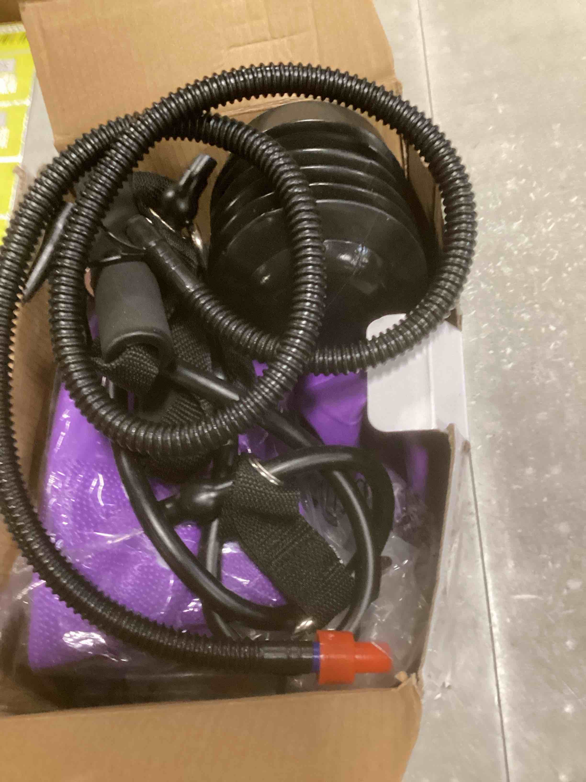 https://s3.amazonaws.com/lotting-images-prod/bidfta/YEL6855011_1722006548582.jpeg
