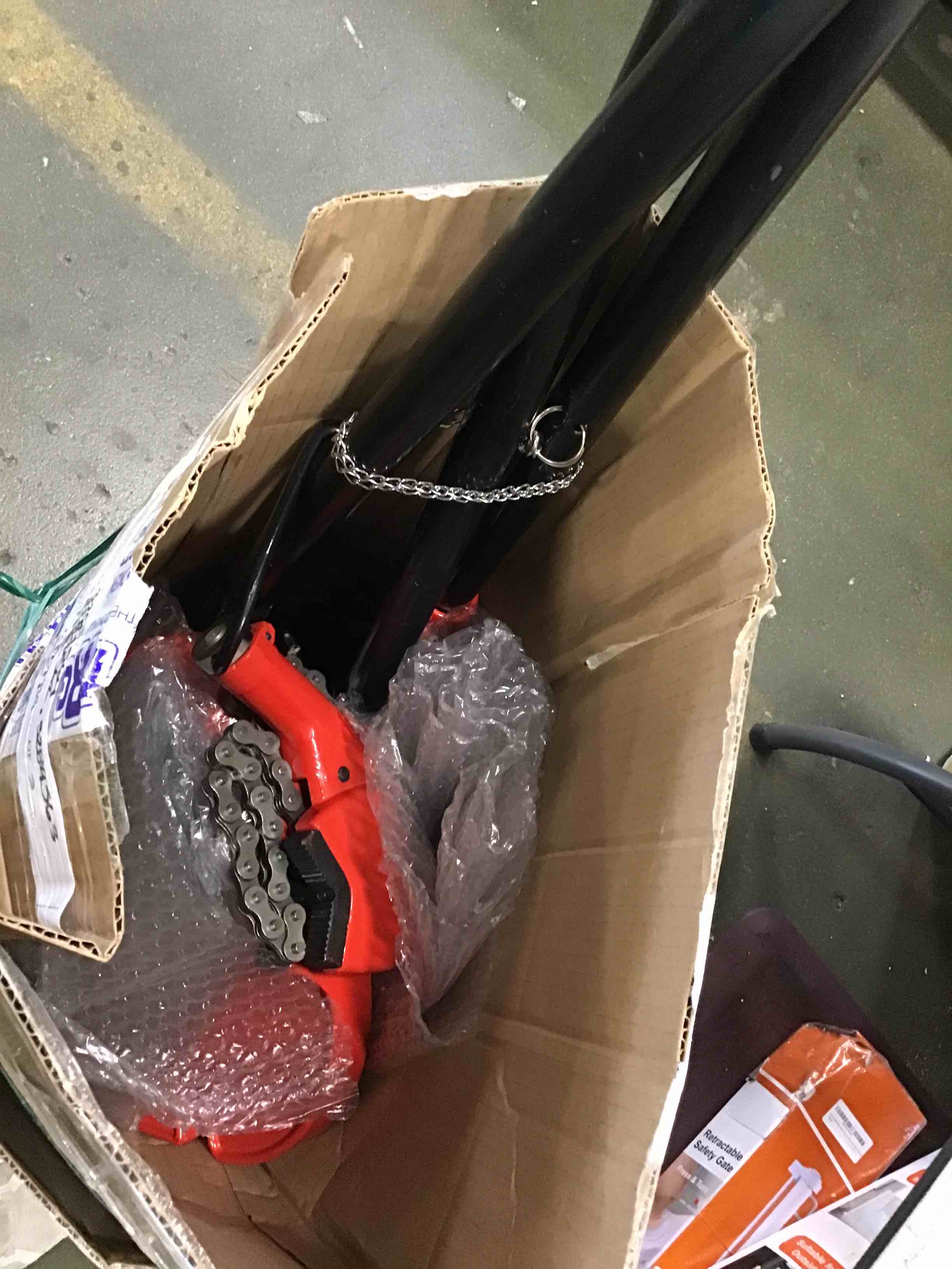 https://s3.amazonaws.com/lotting-images-prod/bidfta/YEL6855923_1721395415627.jpeg