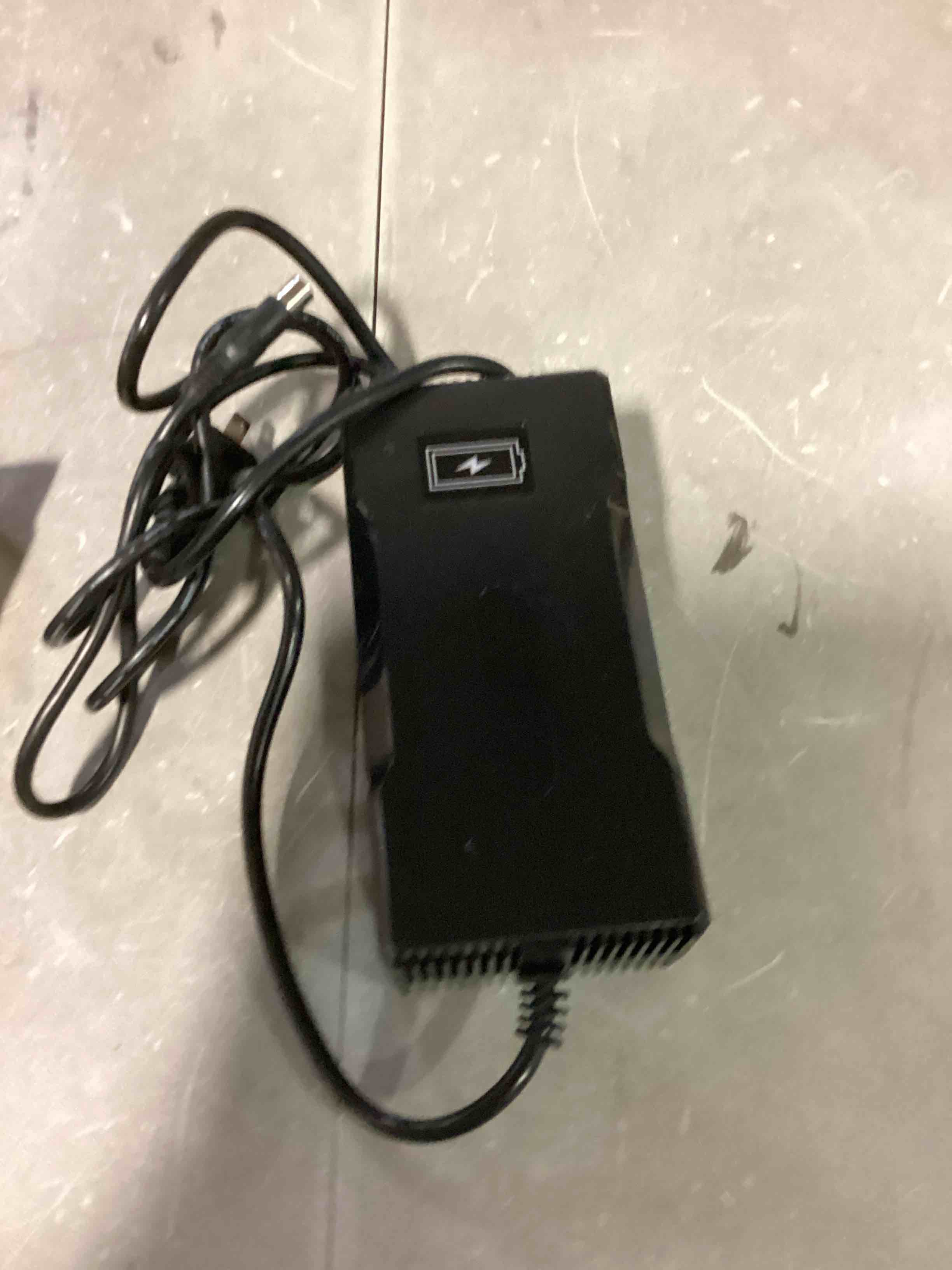 https://s3.amazonaws.com/lotting-images-prod/bidfta/YEL6857260_1721918462714.jpeg