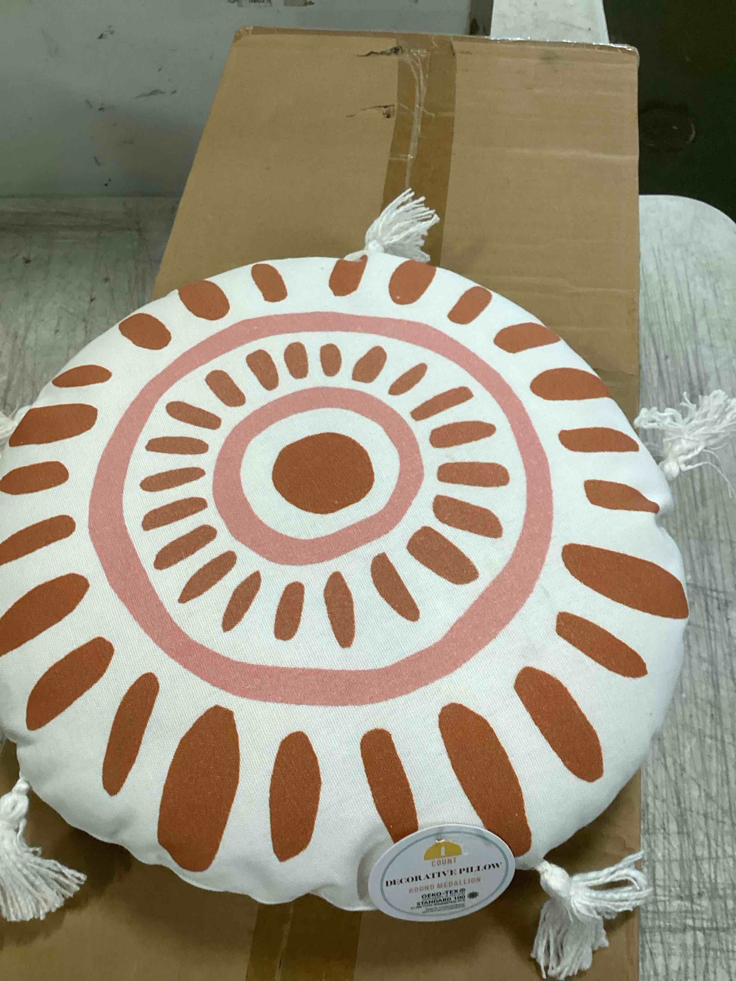 decorative pillow round medallion 