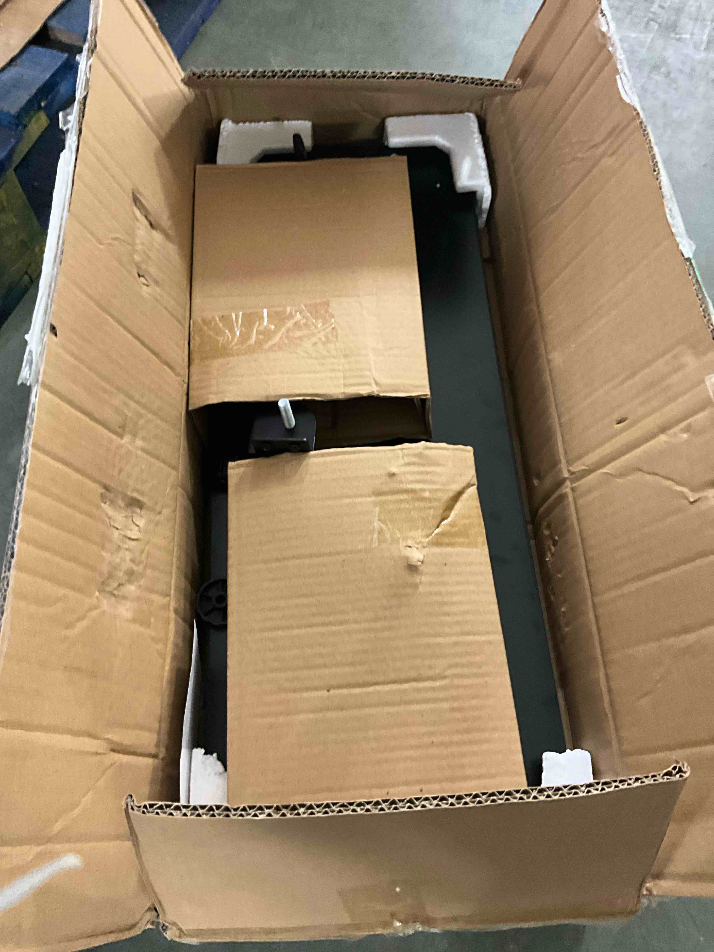 https://s3.amazonaws.com/lotting-images-prod/bidfta/YEL6866020_1728320487768.jpeg