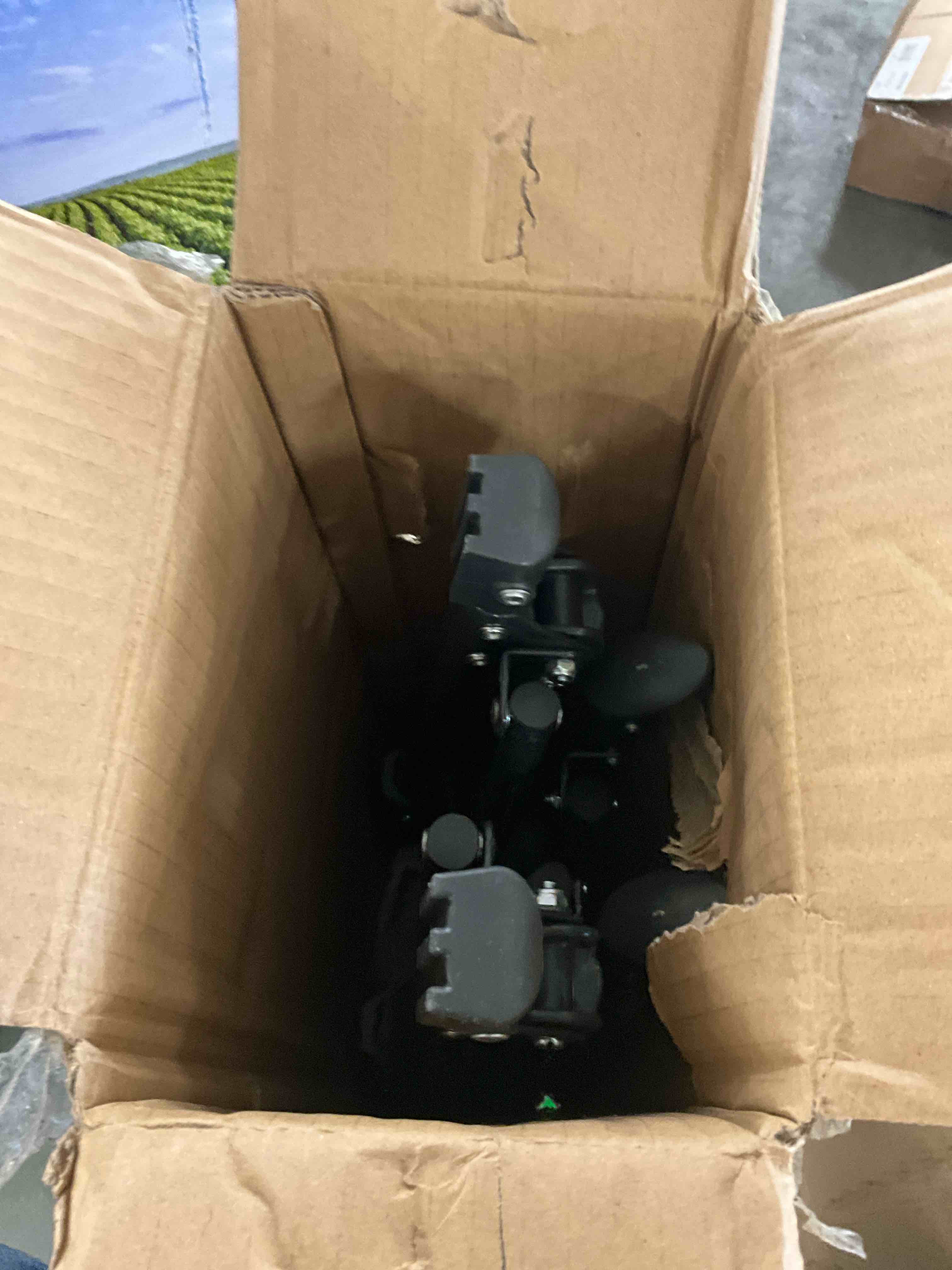 https://s3.amazonaws.com/lotting-images-prod/bidfta/YEL6866023_1728319050548.jpeg