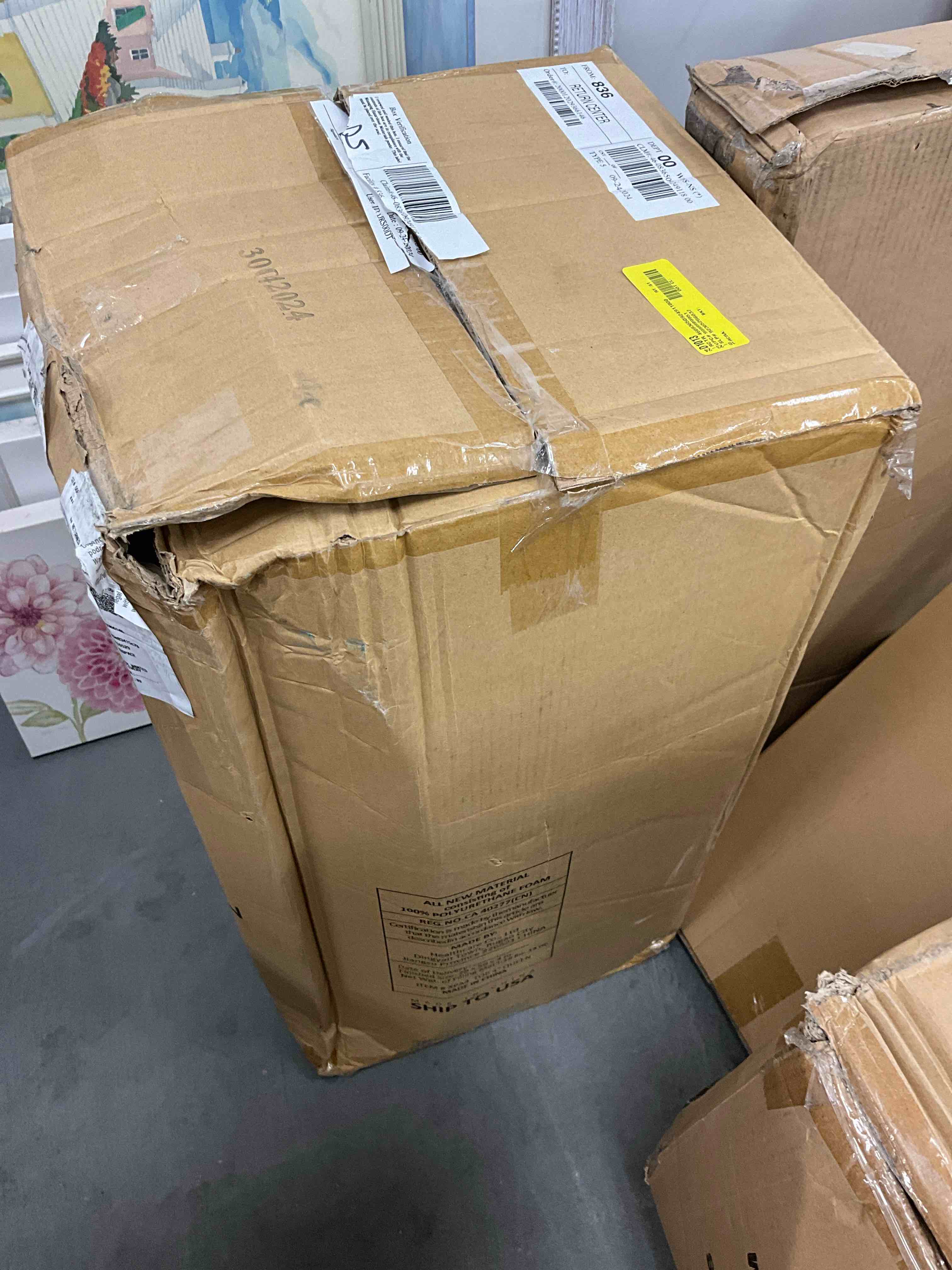 https://s3.amazonaws.com/lotting-images-prod/bidfta/YEL6867006_1730730794084.jpeg