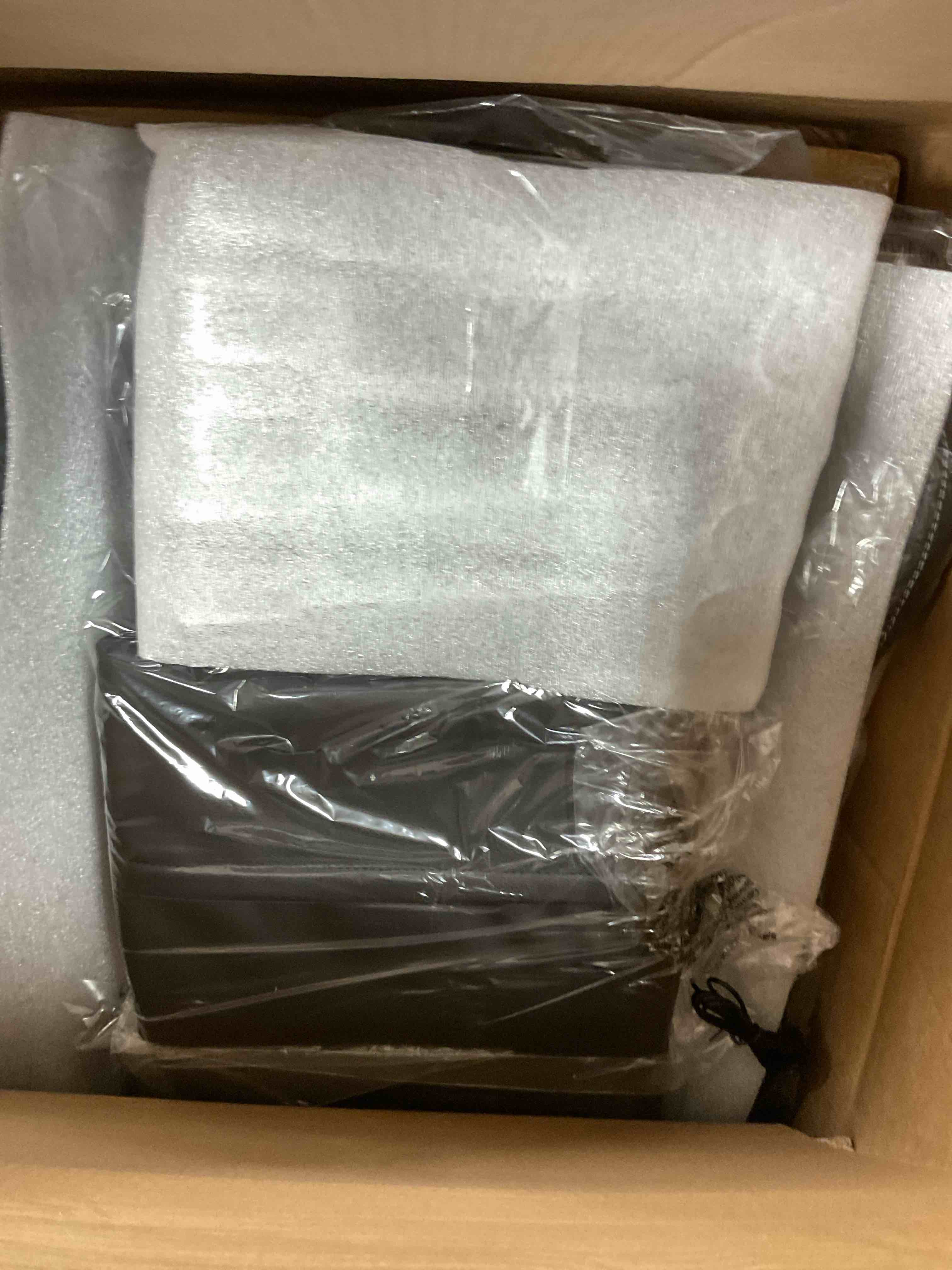 https://s3.amazonaws.com/lotting-images-prod/bidfta/YEL6867447_1738089867337.jpeg