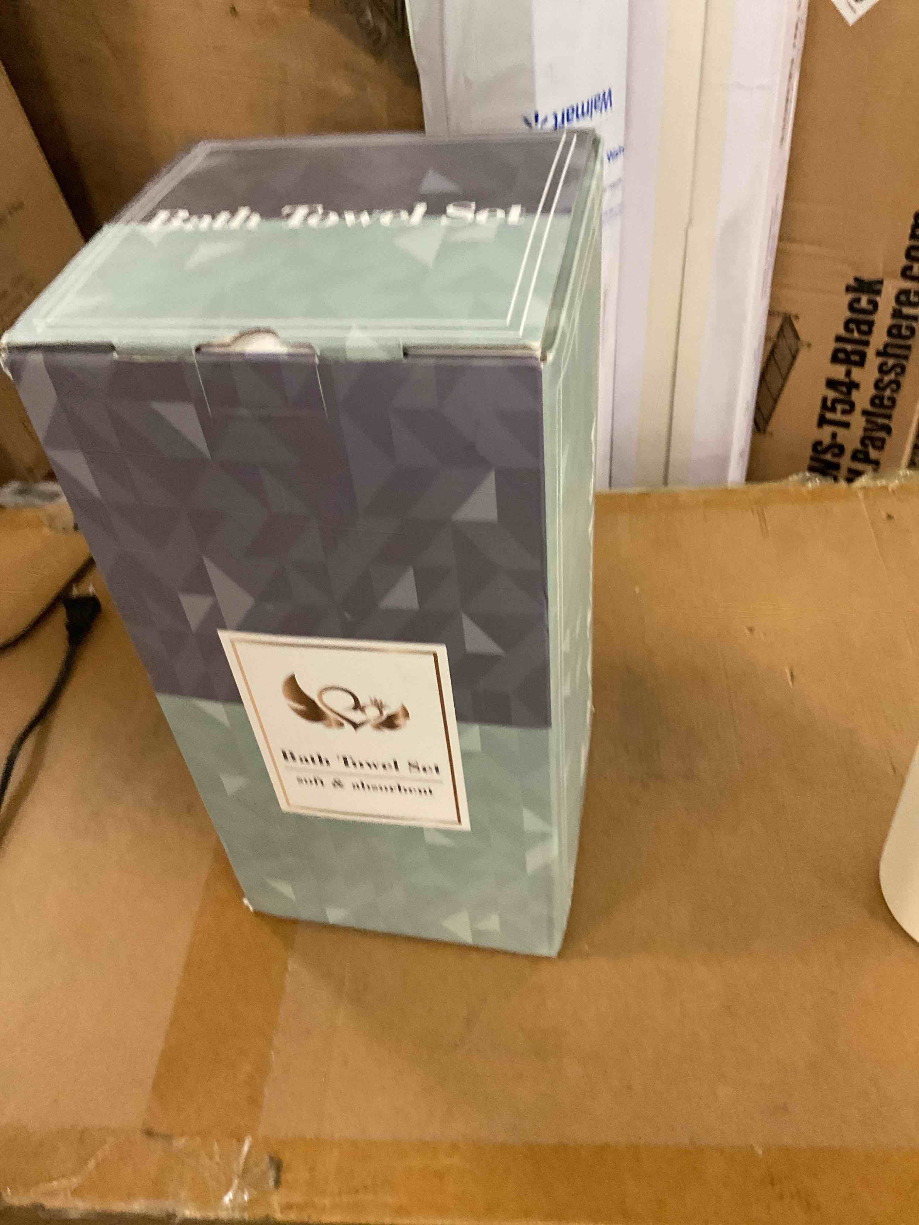 https://s3.amazonaws.com/lotting-images-prod/bidfta/YEL6867449_1738090170870.jpeg