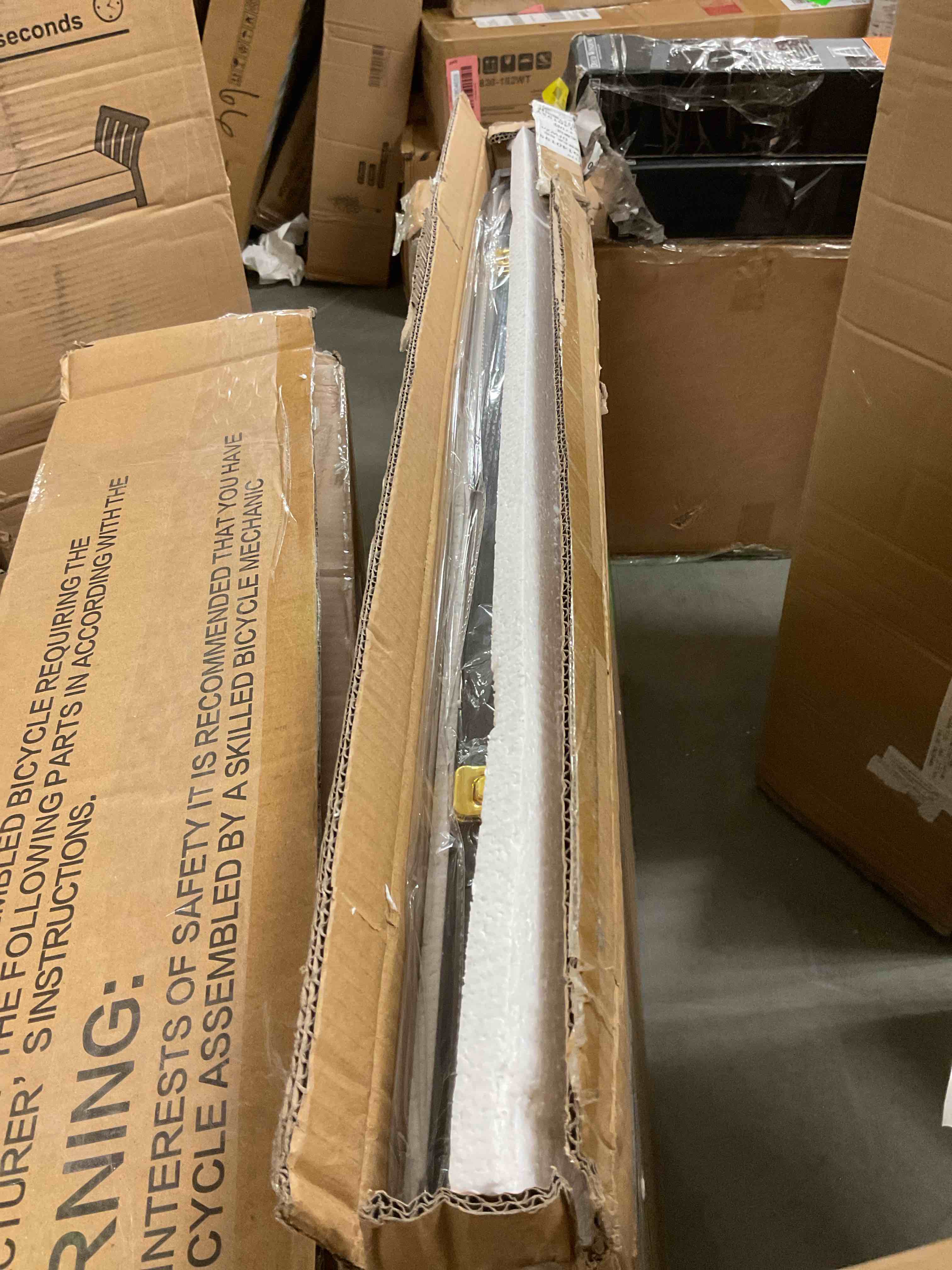 https://s3.amazonaws.com/lotting-images-prod/bidfta/YEL6867452_1738090684374.jpeg