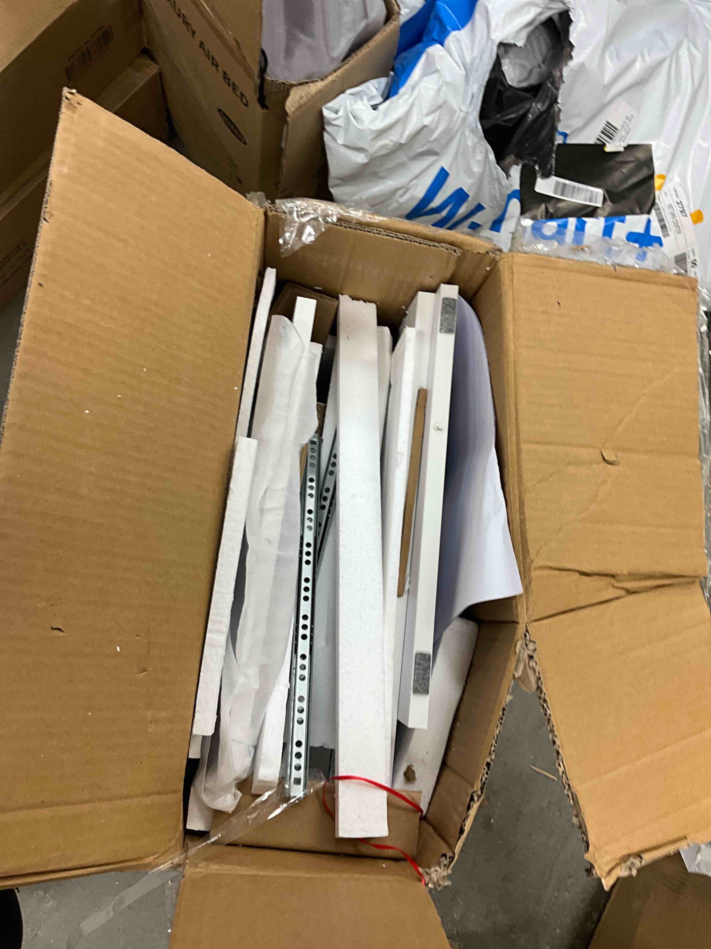 https://s3.amazonaws.com/lotting-images-prod/bidfta/YEL6867620_1734185401032.jpeg