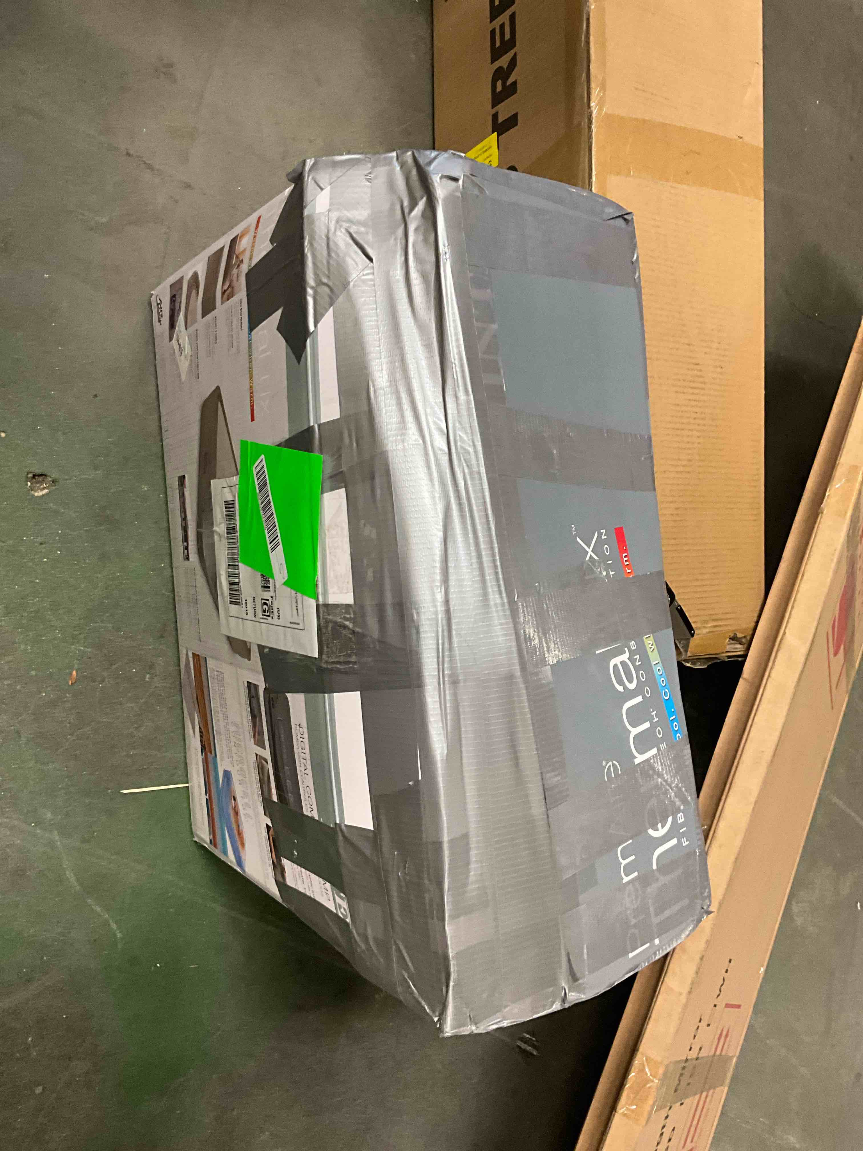 https://s3.amazonaws.com/lotting-images-prod/bidfta/YEL6867879_1734727540209.jpeg