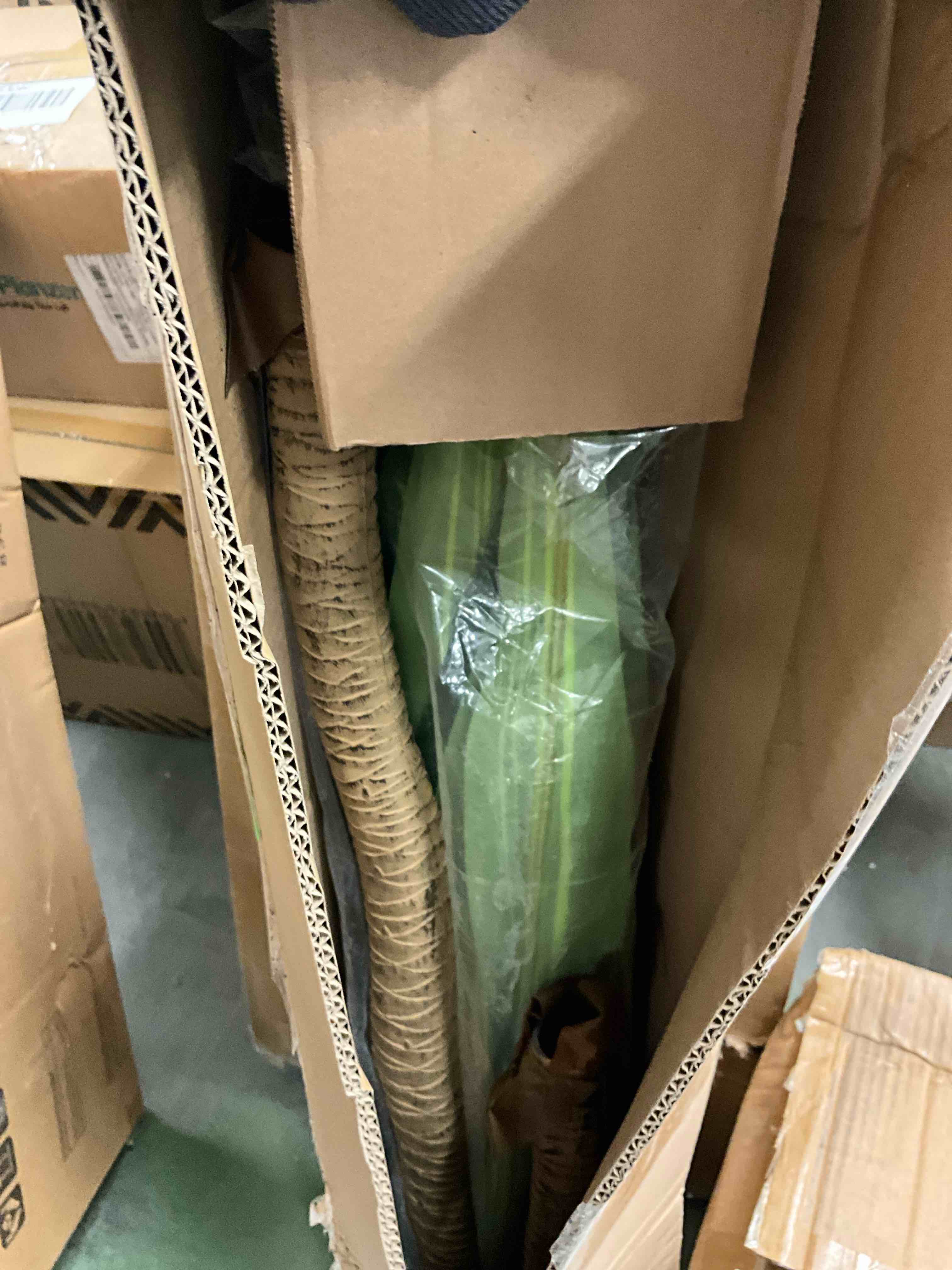 https://s3.amazonaws.com/lotting-images-prod/bidfta/YEL6867880_1734727669195.jpeg