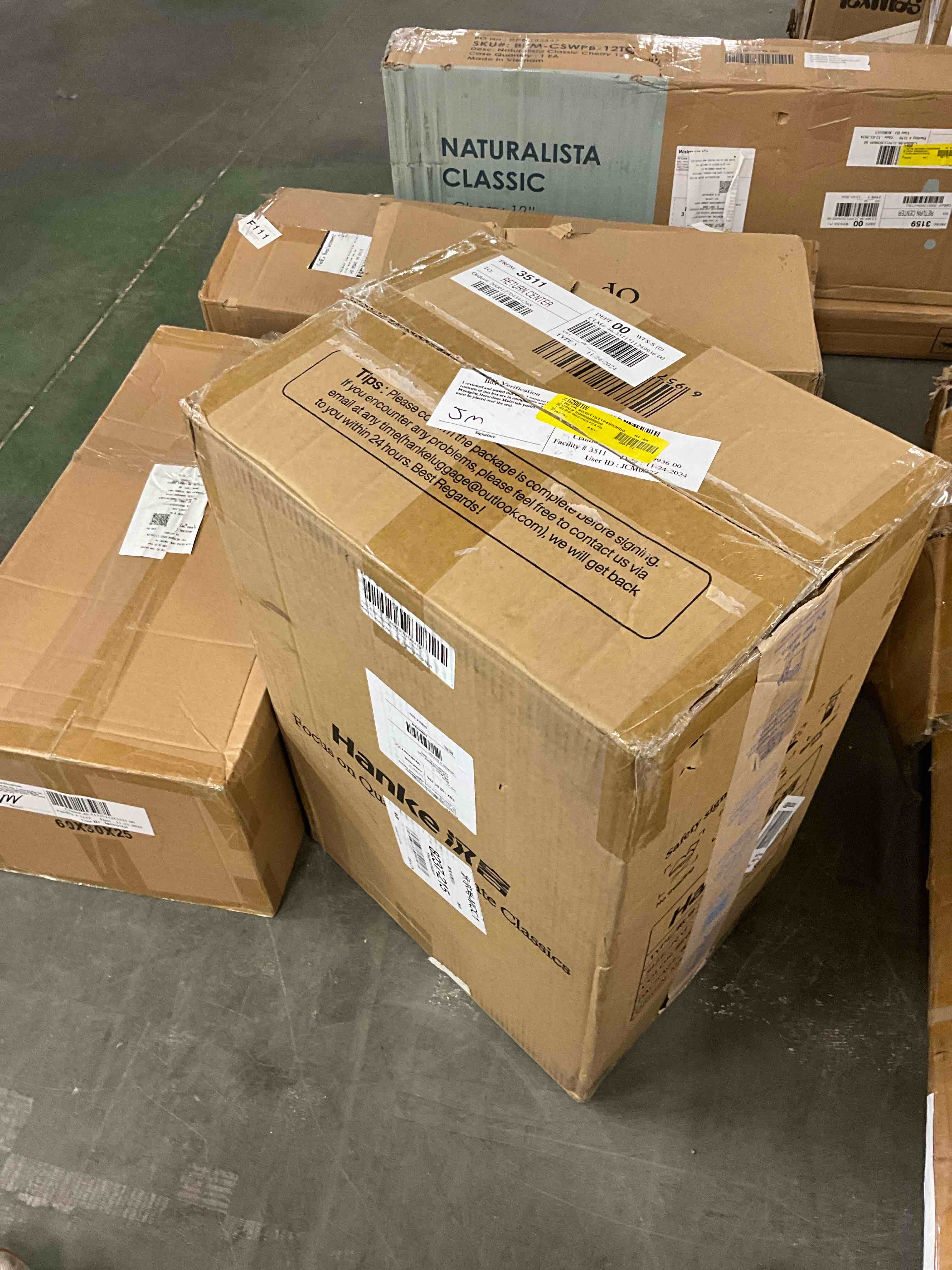 https://s3.amazonaws.com/lotting-images-prod/bidfta/YEL6867979_1735325626859.jpeg