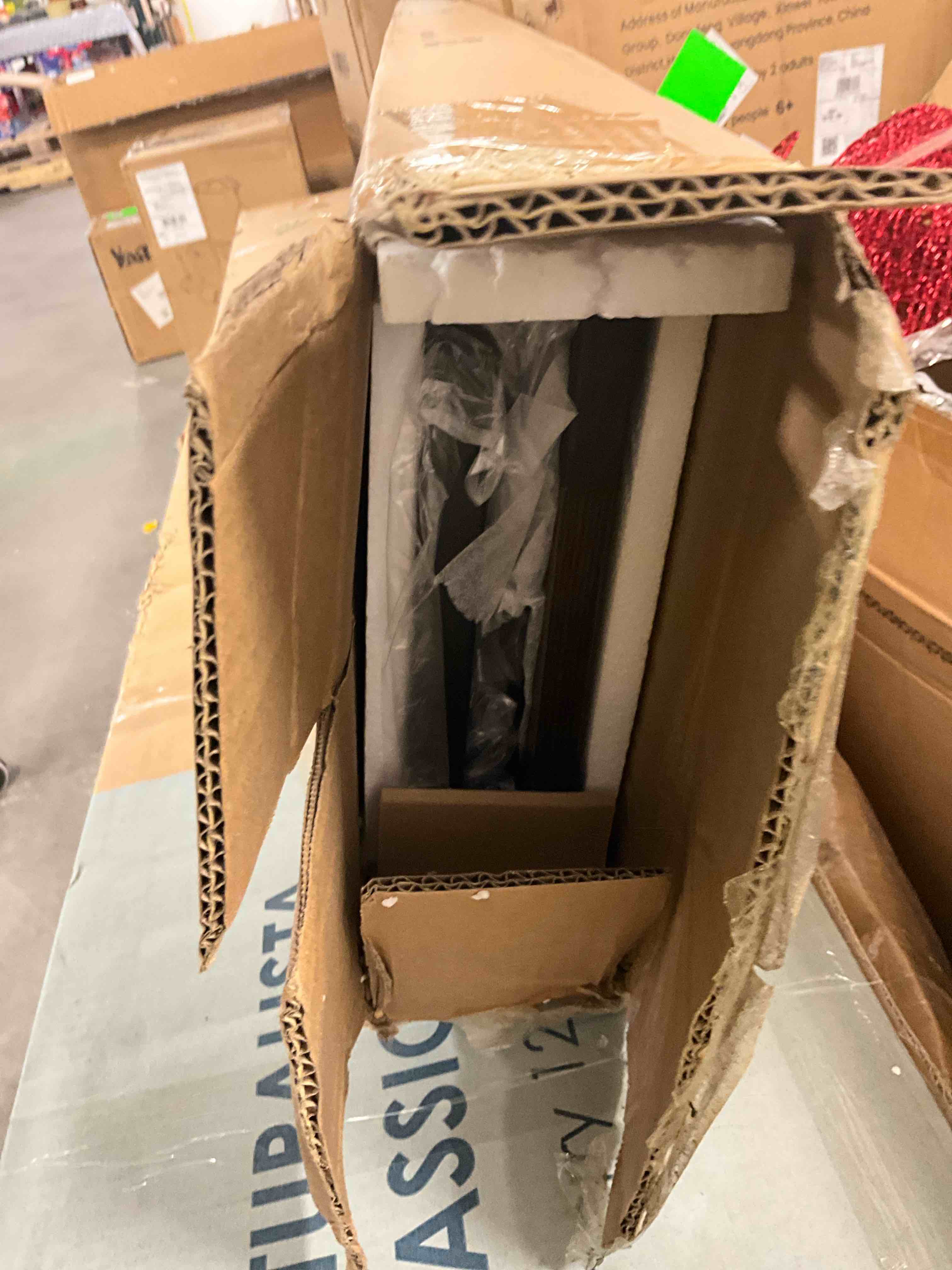 https://s3.amazonaws.com/lotting-images-prod/bidfta/YEL6867984_1735327079555.jpeg