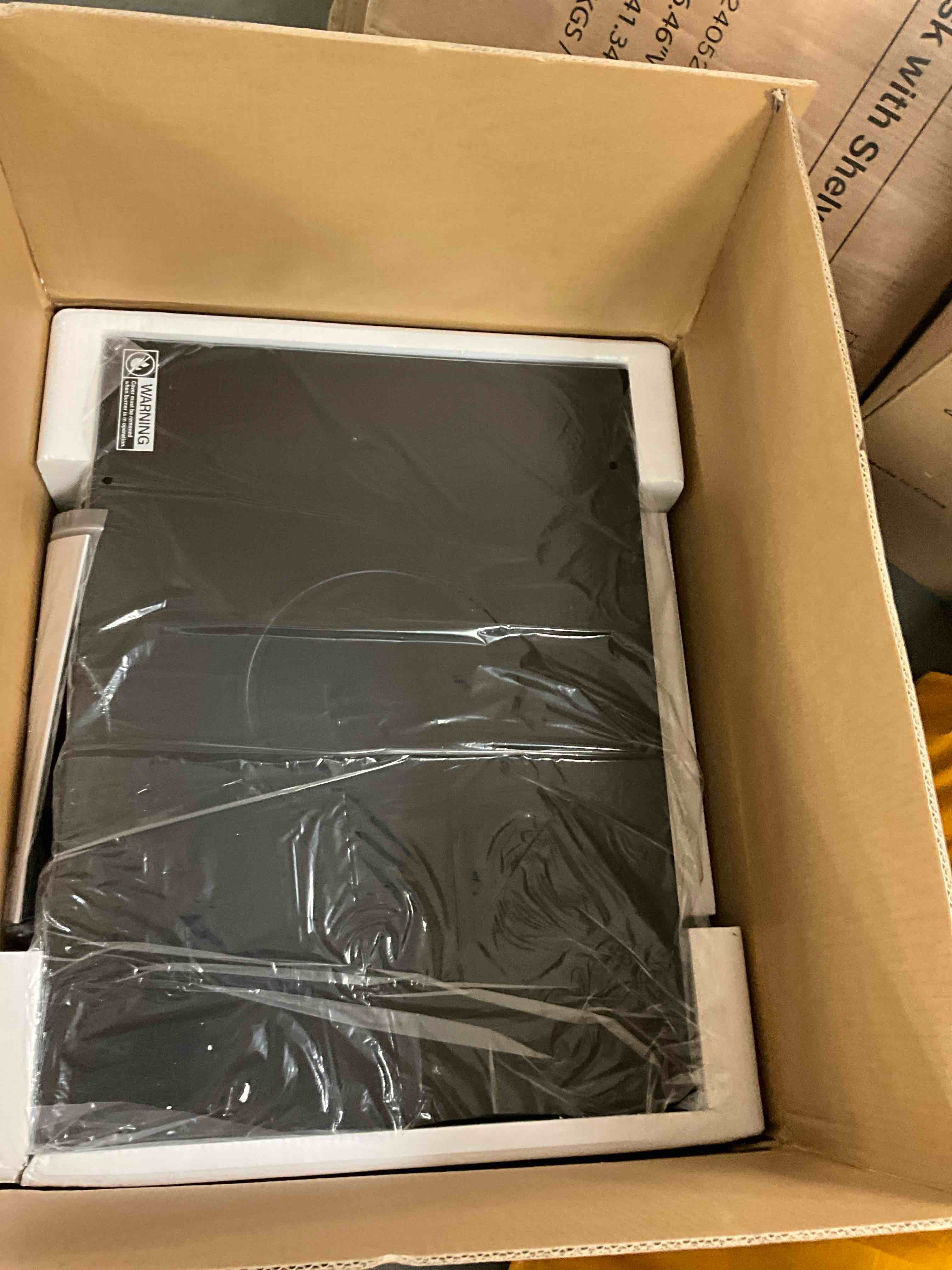https://s3.amazonaws.com/lotting-images-prod/bidfta/YEL6868005_1735330243663.jpeg