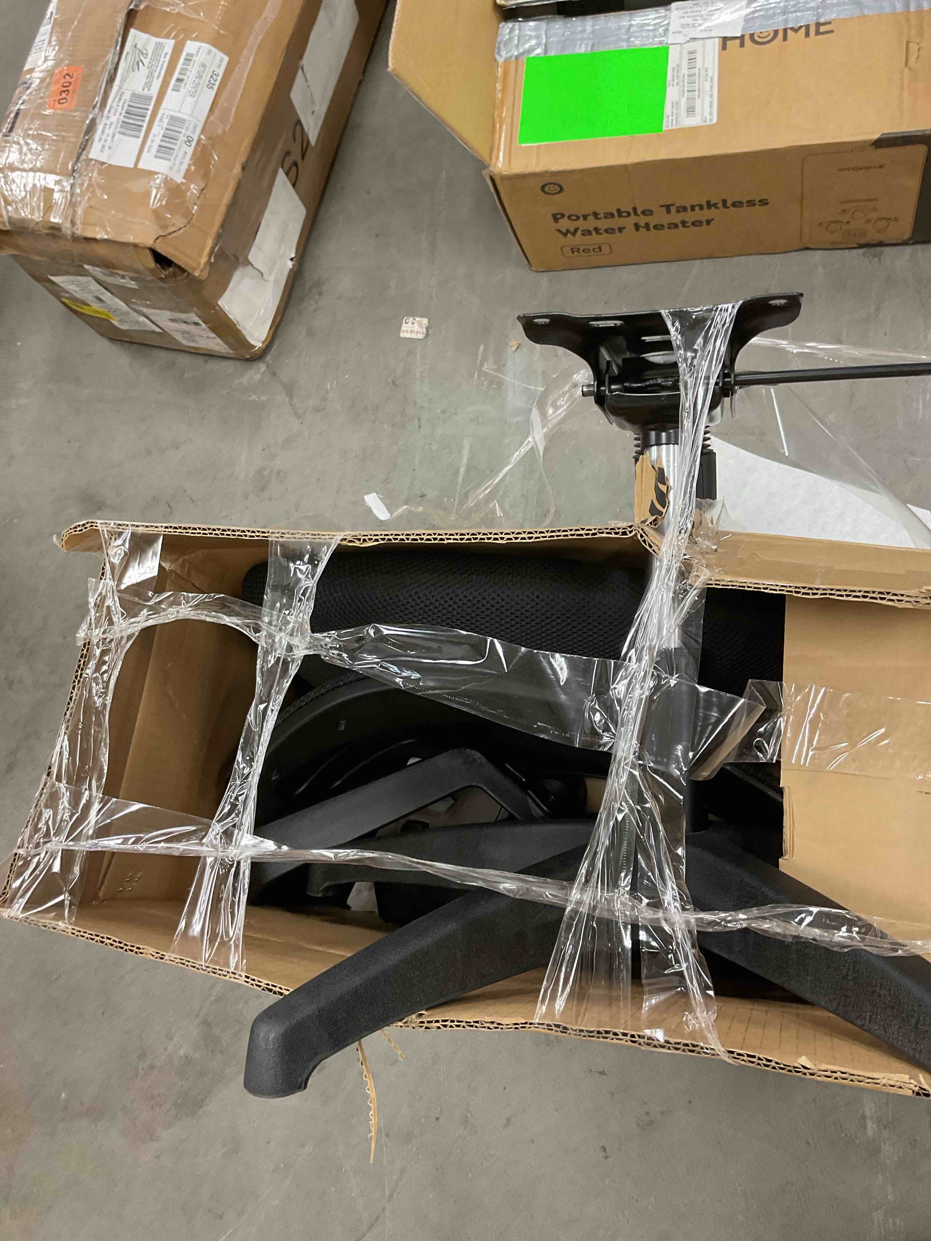 https://s3.amazonaws.com/lotting-images-prod/bidfta/YEL6868043_1735334971337.jpeg