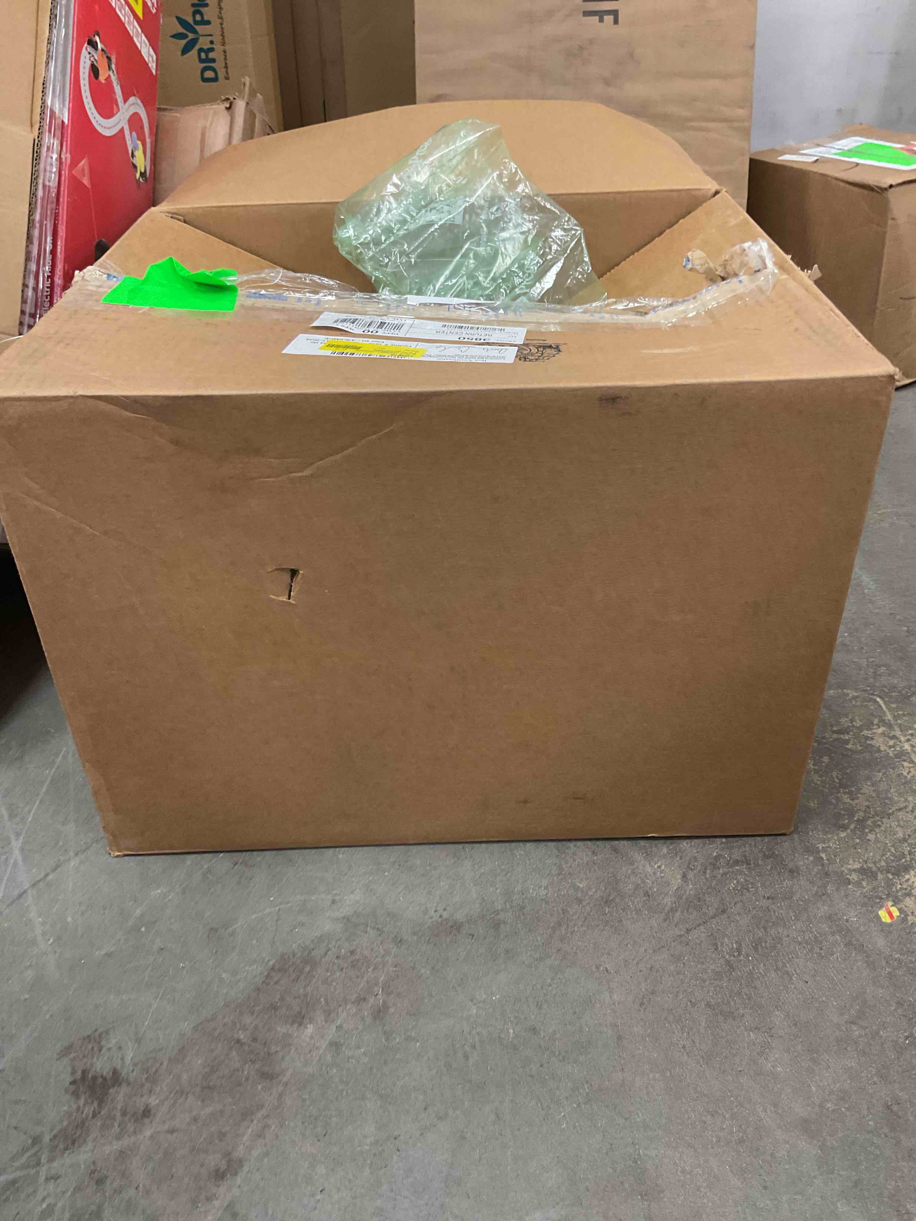 https://s3.amazonaws.com/lotting-images-prod/bidfta/YEL6868044_1735335034923.jpeg