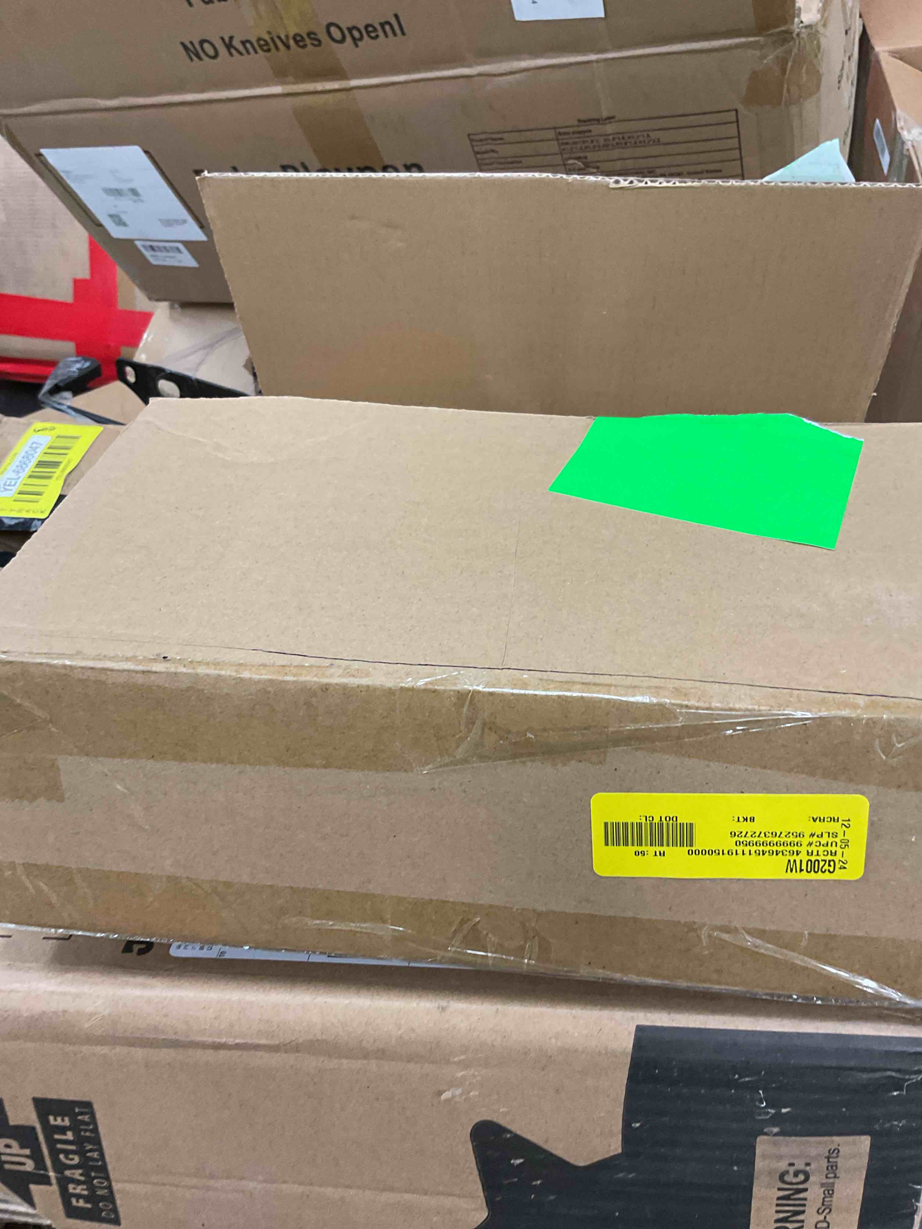 https://s3.amazonaws.com/lotting-images-prod/bidfta/YEL6868050_1735335911478.jpeg
