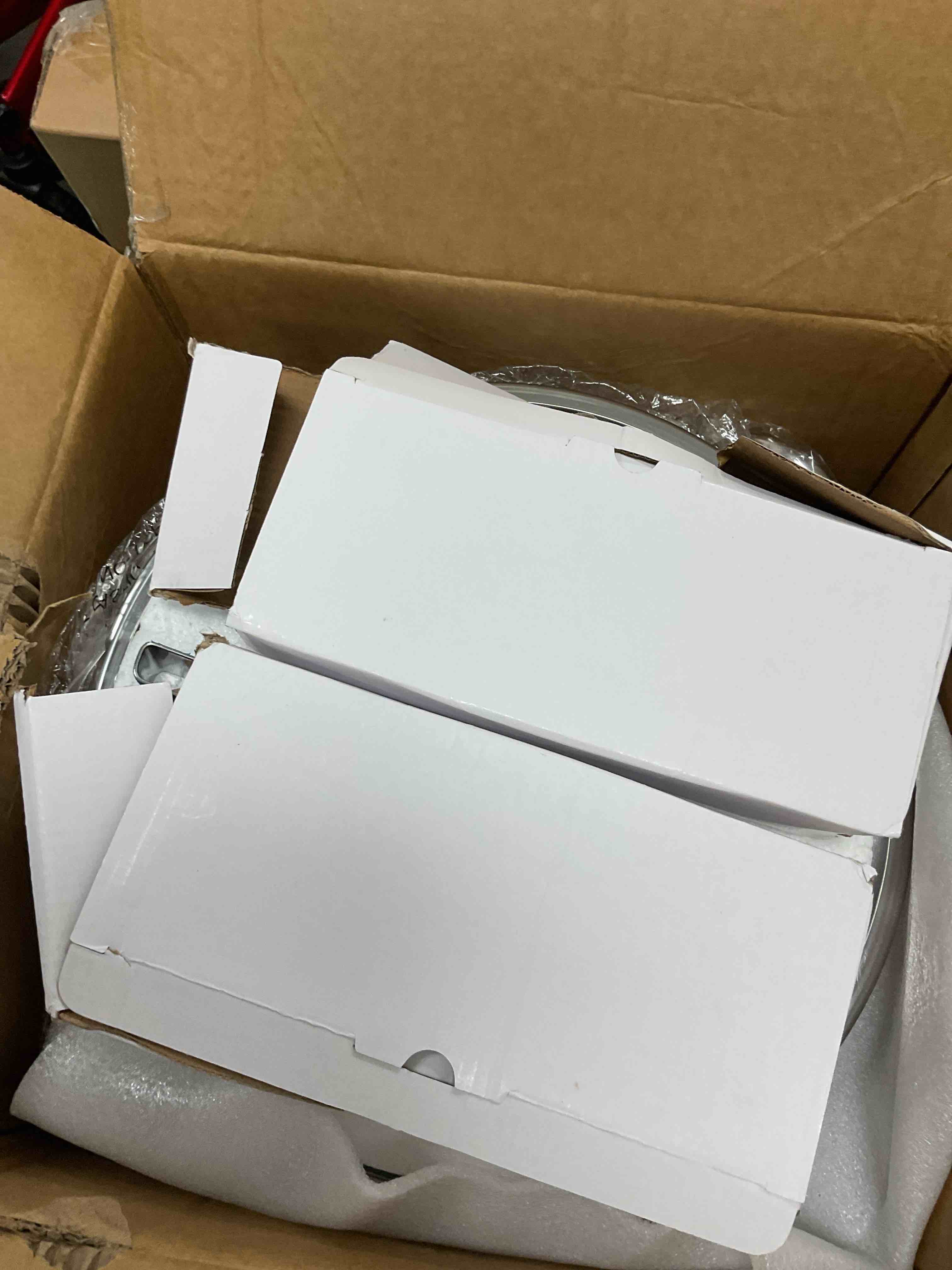 https://s3.amazonaws.com/lotting-images-prod/bidfta/YEL6868101_1736001137078.jpeg