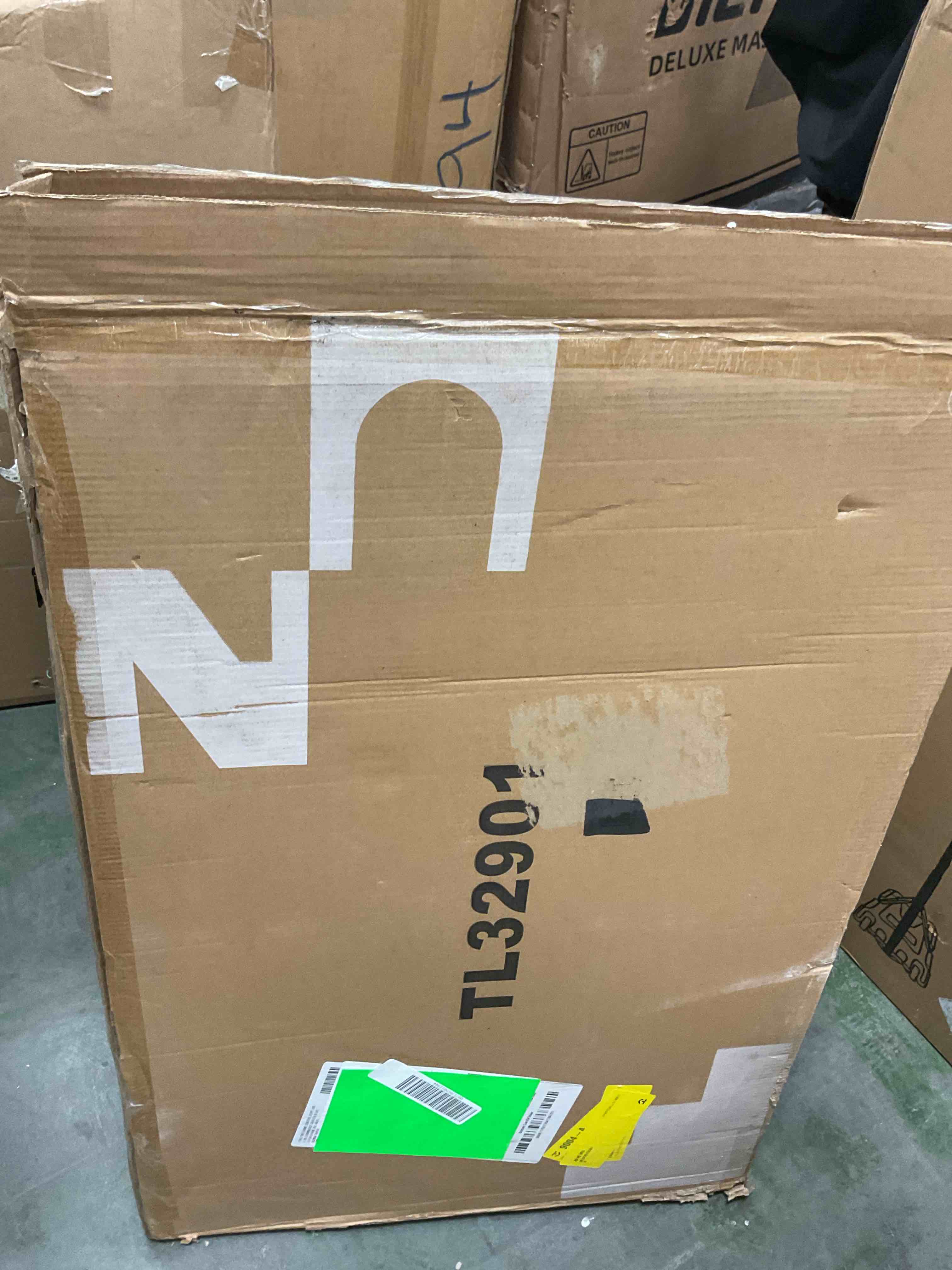 https://s3.amazonaws.com/lotting-images-prod/bidfta/YEL6868108_1736003033447.jpeg