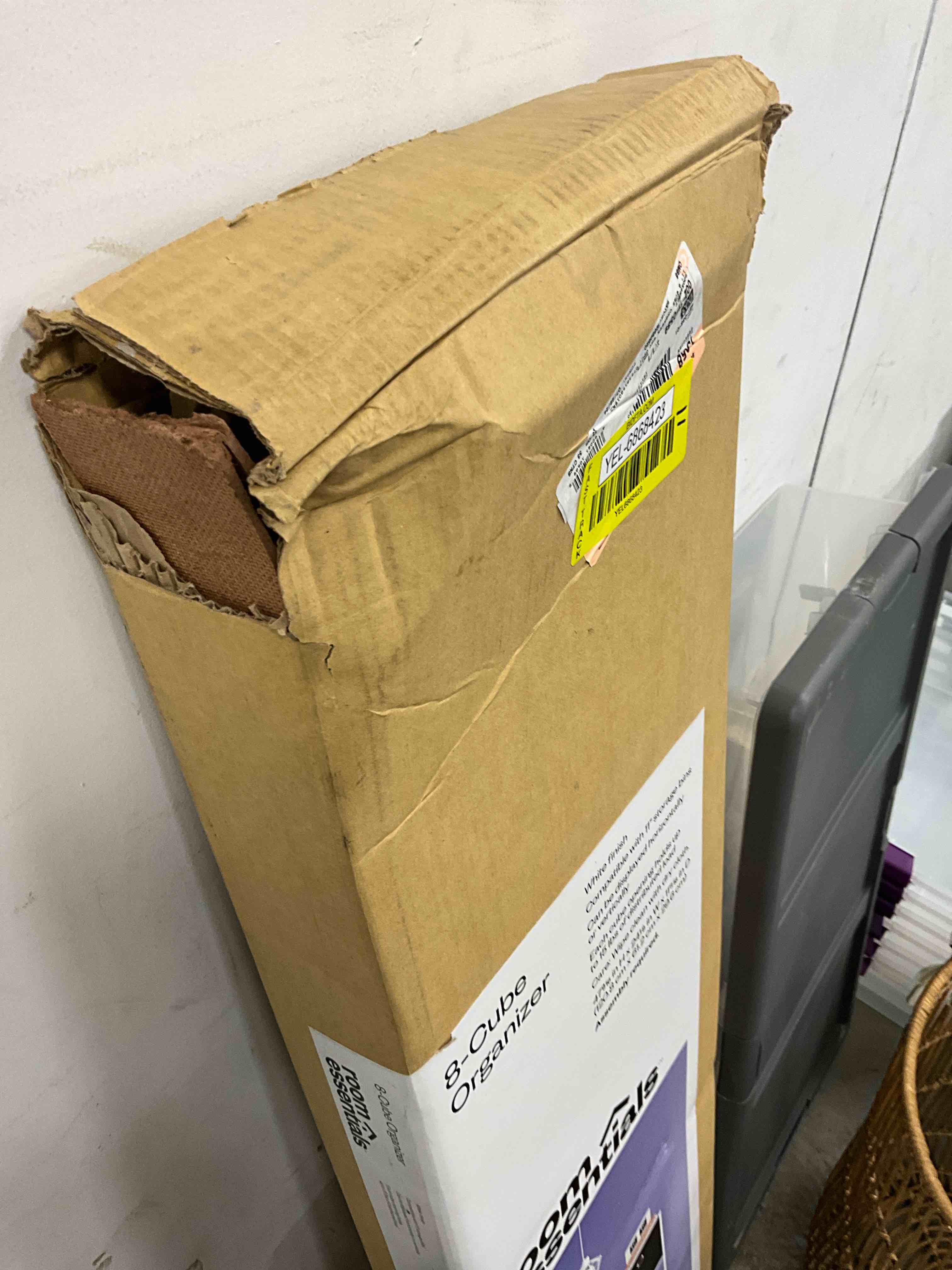 https://s3.amazonaws.com/lotting-images-prod/bidfta/YEL6868423_1736607775222.jpeg