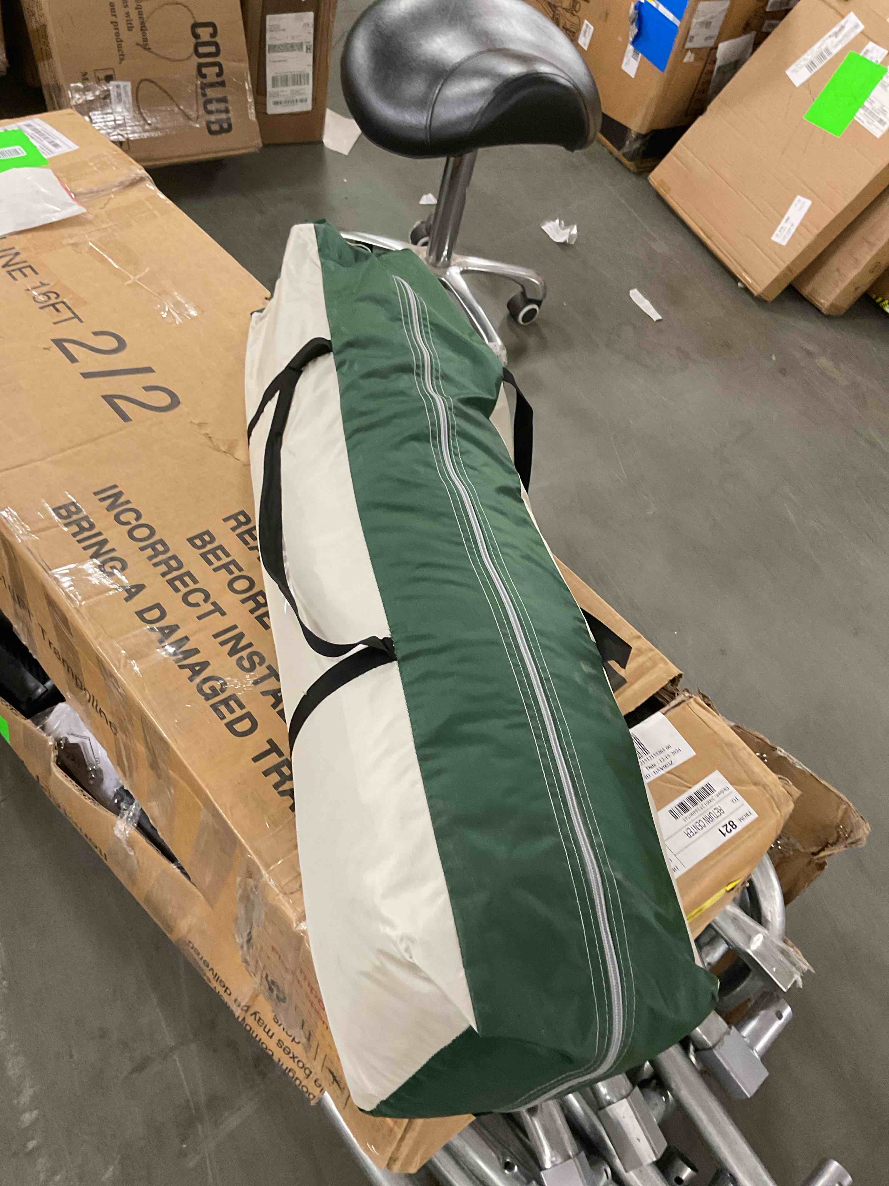https://s3.amazonaws.com/lotting-images-prod/bidfta/YEL6868903_1738081344148.jpeg