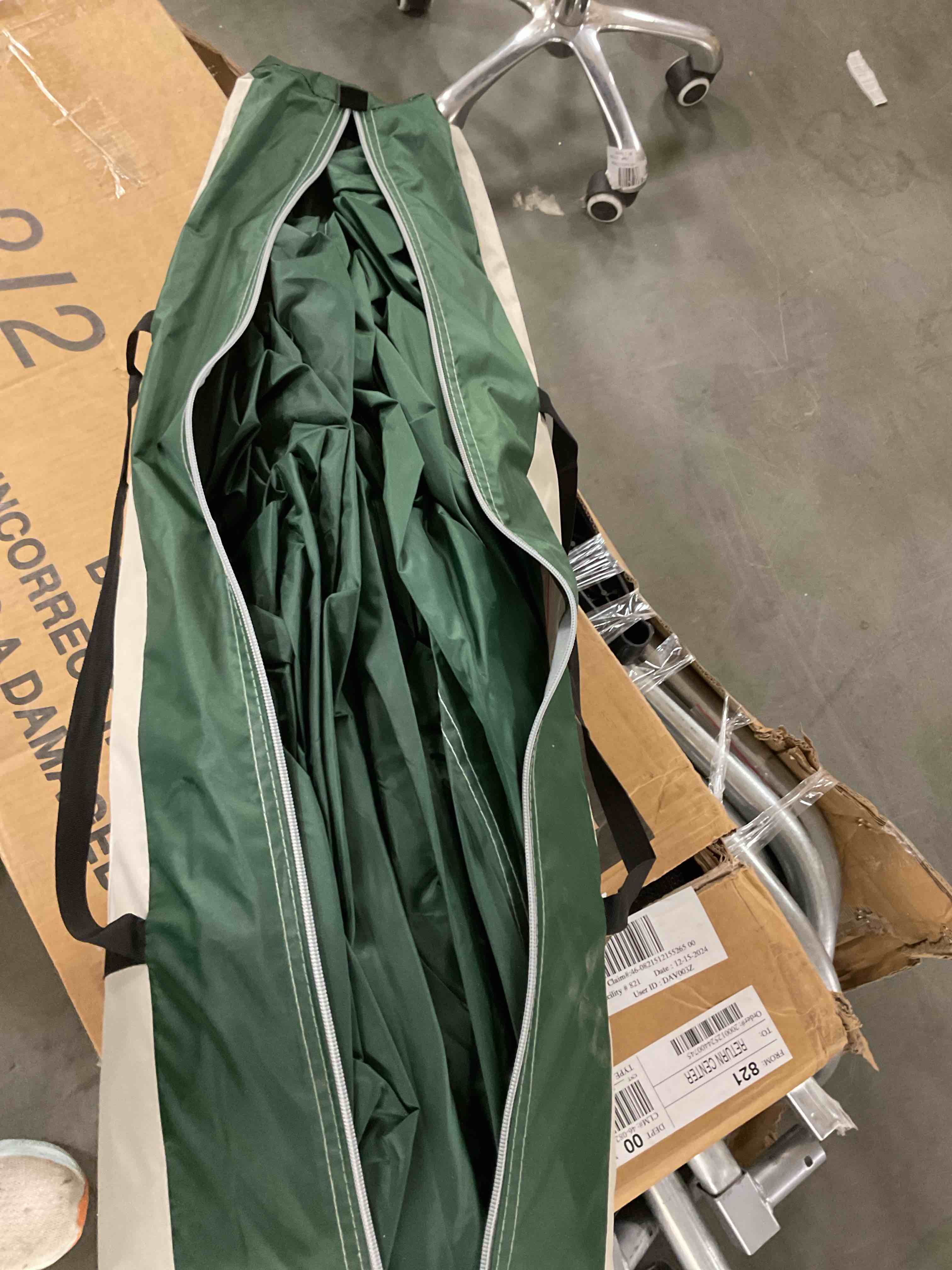 https://s3.amazonaws.com/lotting-images-prod/bidfta/YEL6868903_1738081350807.jpeg