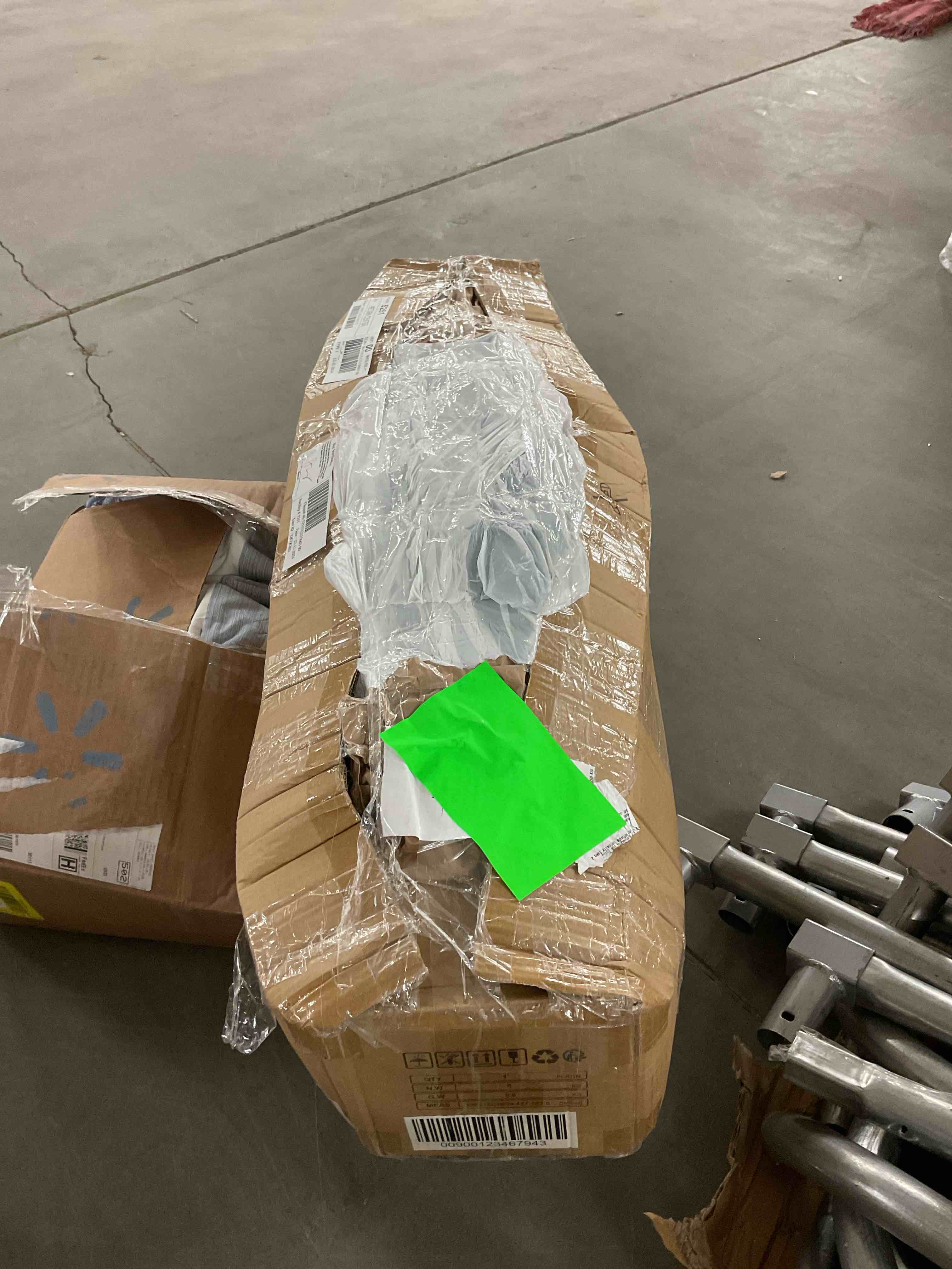 https://s3.amazonaws.com/lotting-images-prod/bidfta/YEL6868905_1738081575354.jpeg