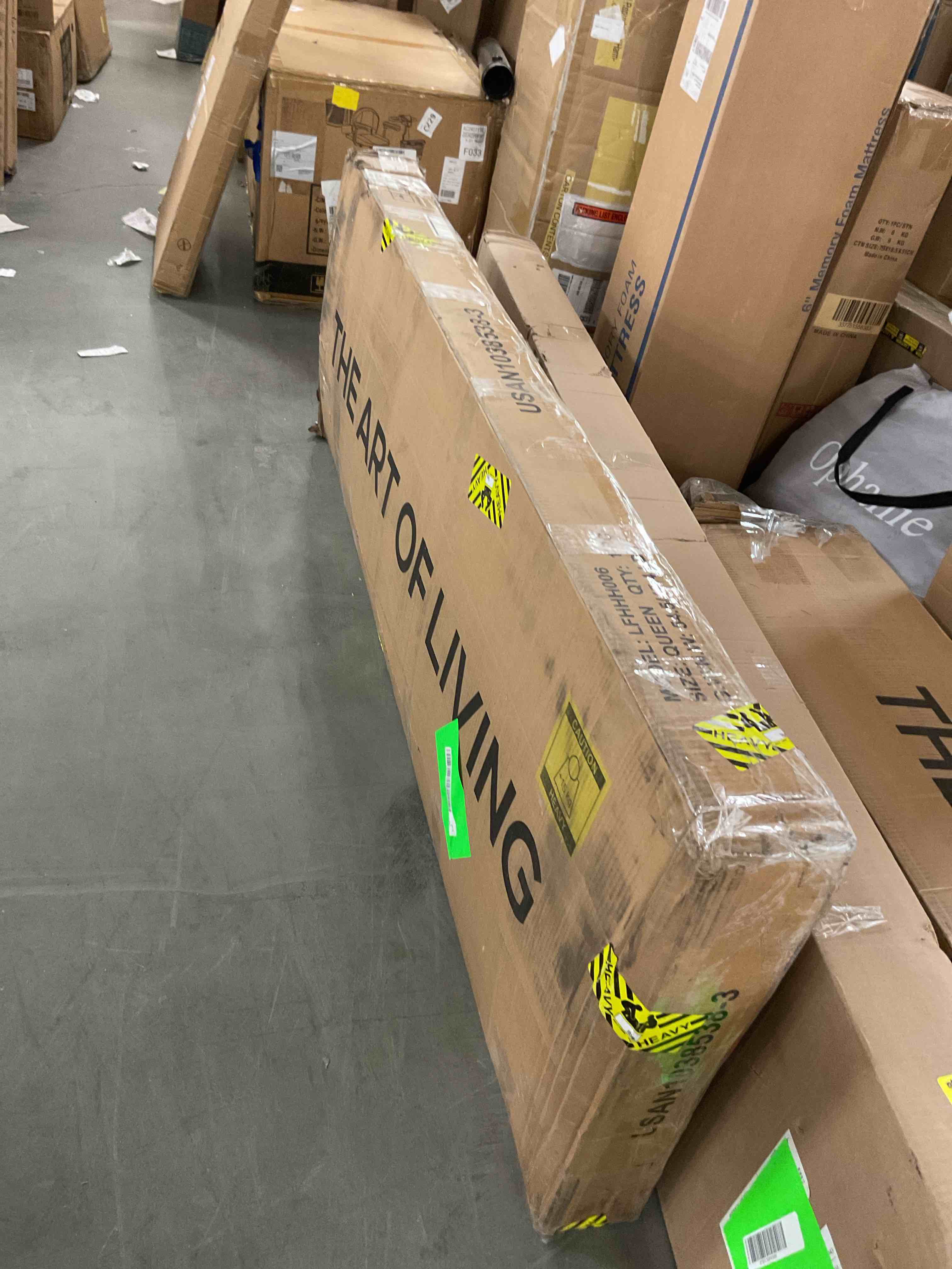 https://s3.amazonaws.com/lotting-images-prod/bidfta/YEL6868910_1738082718303.jpeg