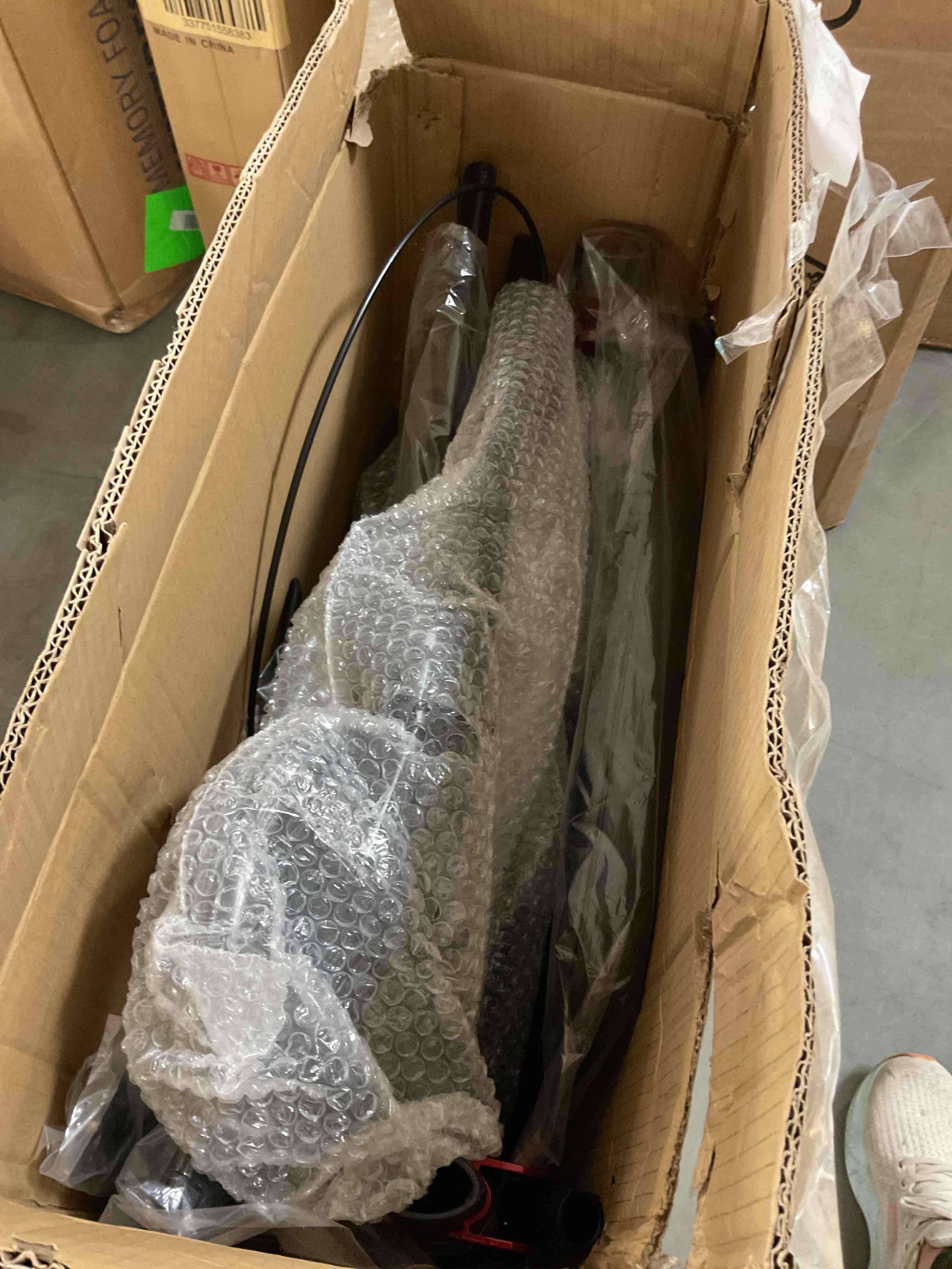 https://s3.amazonaws.com/lotting-images-prod/bidfta/YEL6868916_1738083556002.jpeg