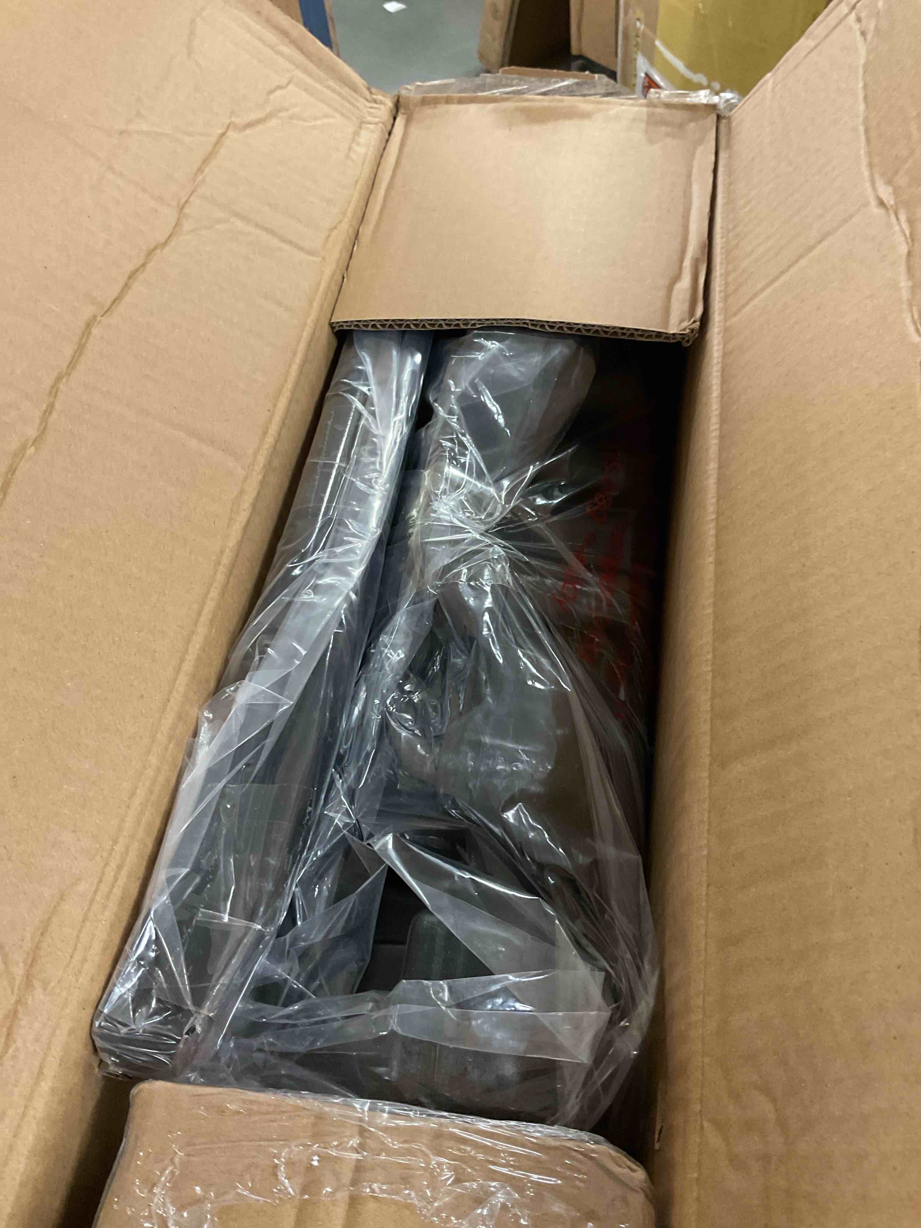 https://s3.amazonaws.com/lotting-images-prod/bidfta/YEL6868920_1738084324069.jpeg