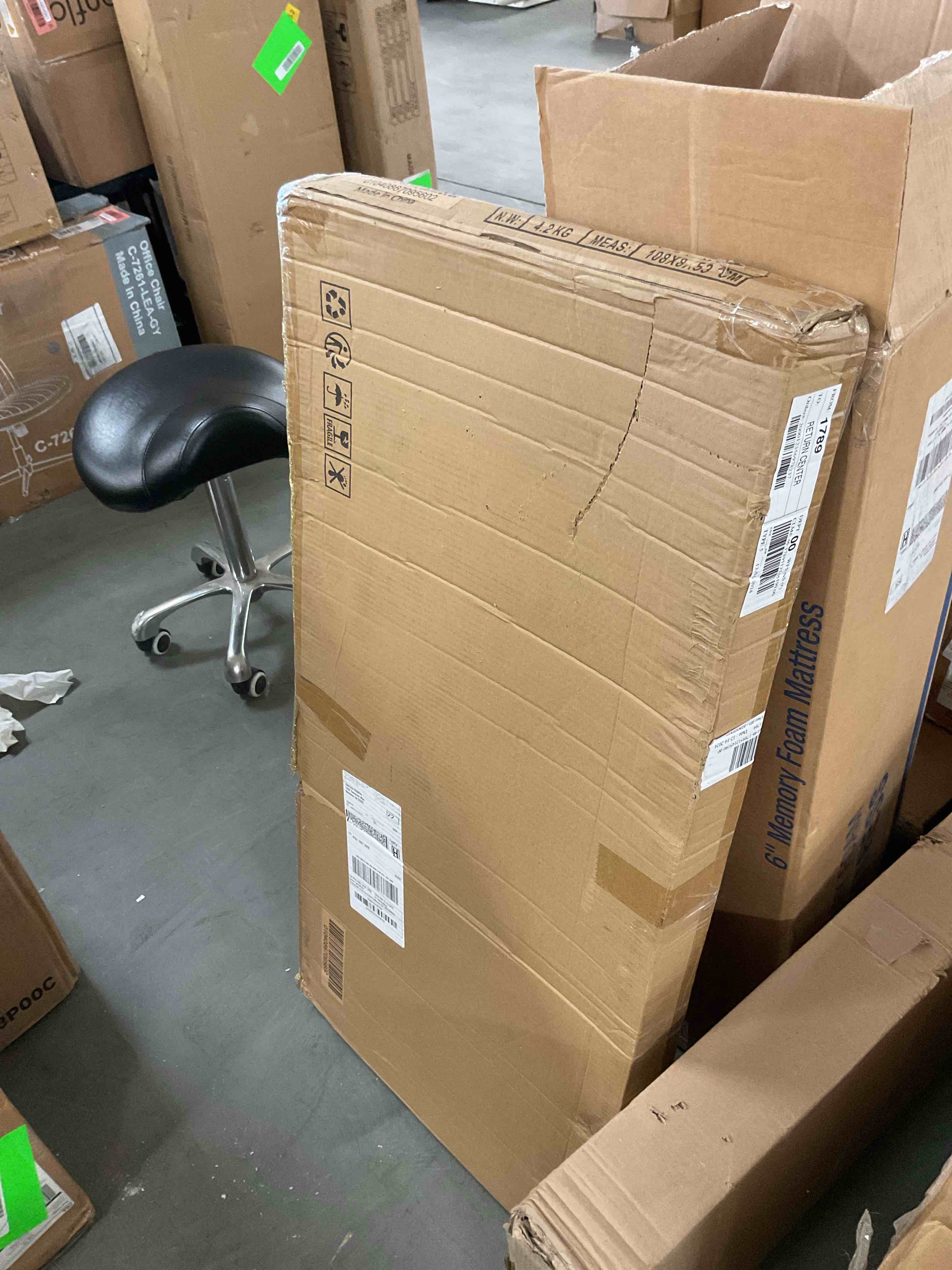 https://s3.amazonaws.com/lotting-images-prod/bidfta/YEL6868923_1738084865446.jpeg