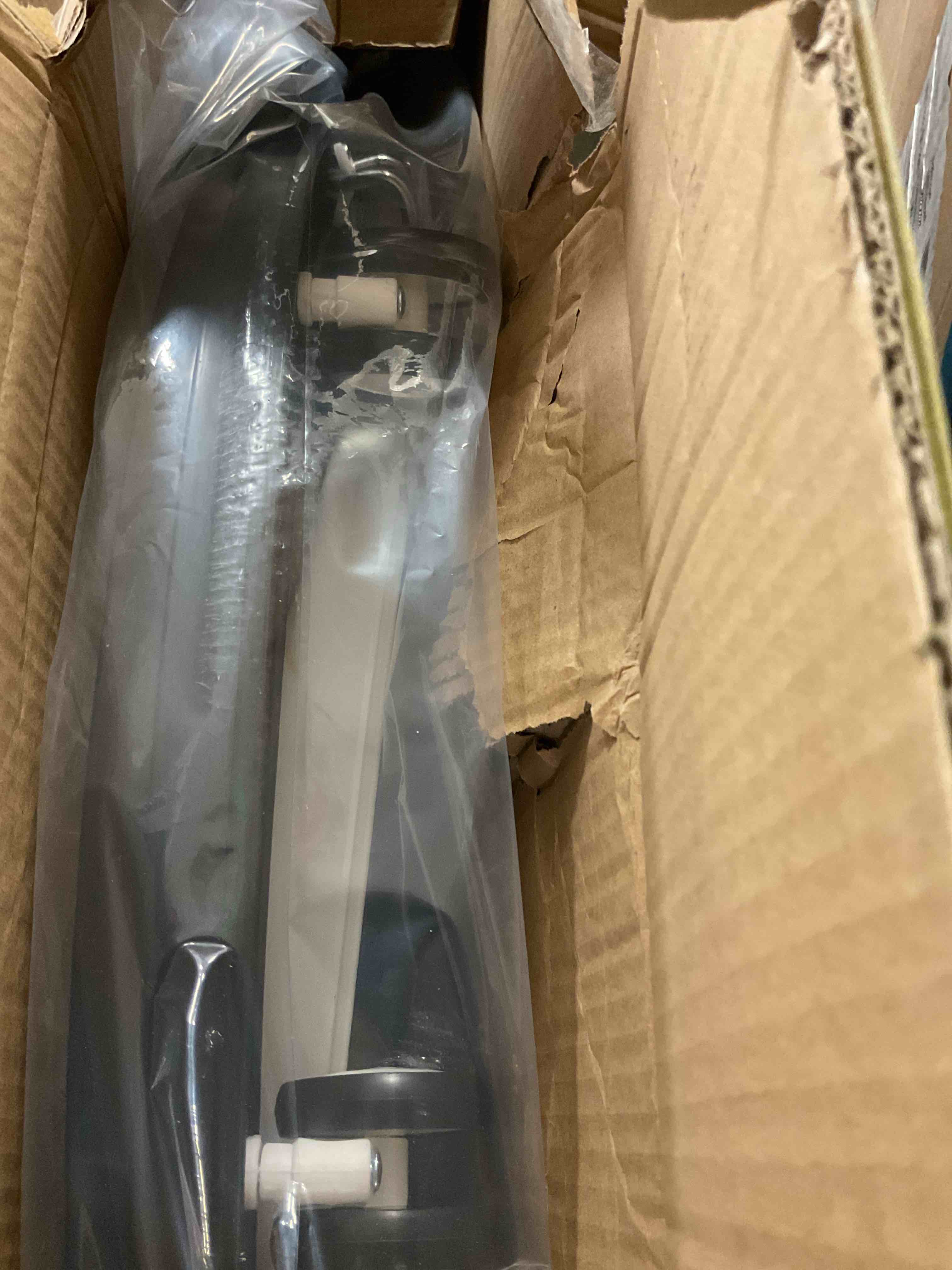 https://s3.amazonaws.com/lotting-images-prod/bidfta/YEL6868925_1738085185124.jpeg