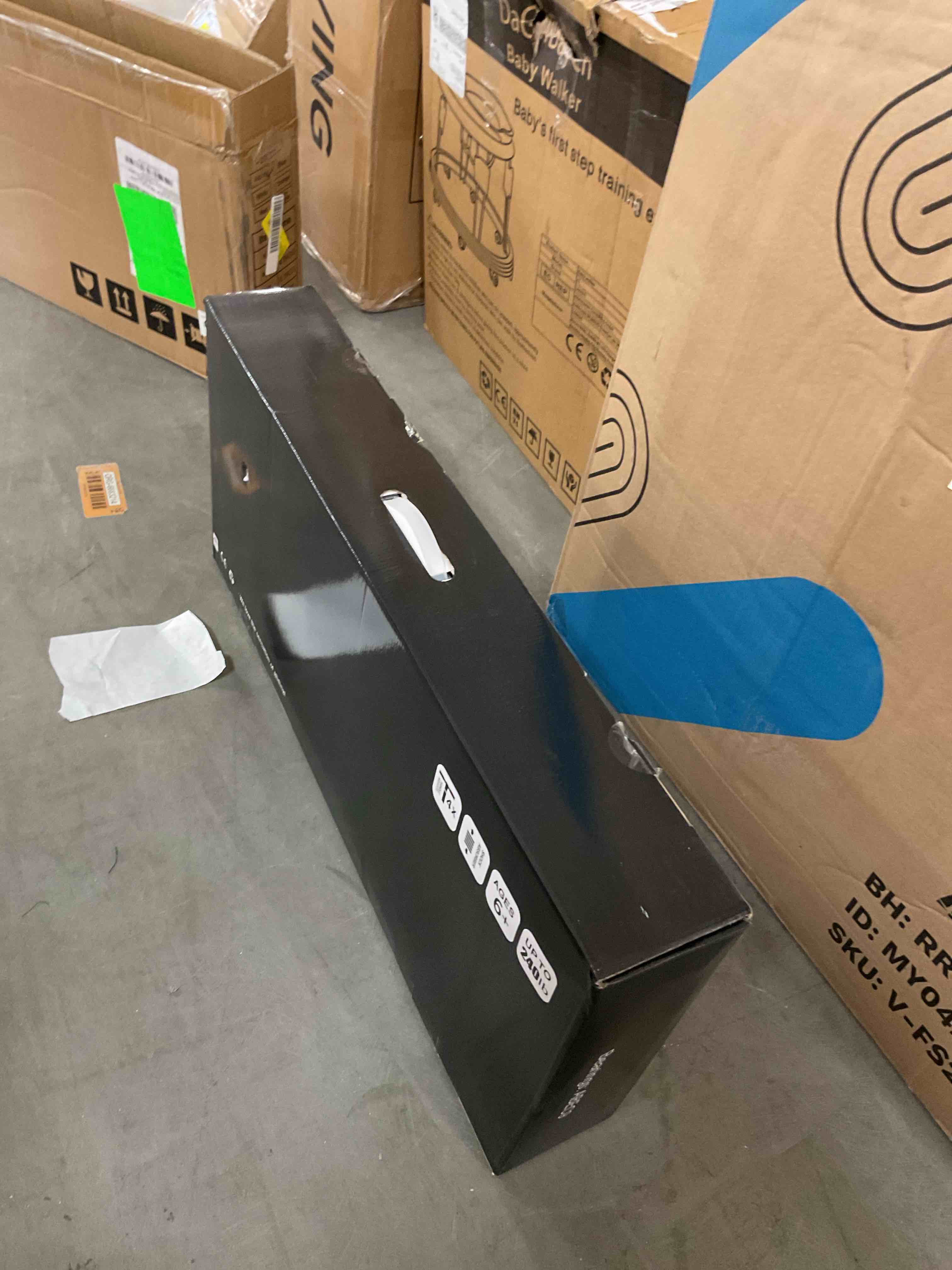 https://s3.amazonaws.com/lotting-images-prod/bidfta/YEL6868930_1738086511806.jpeg
