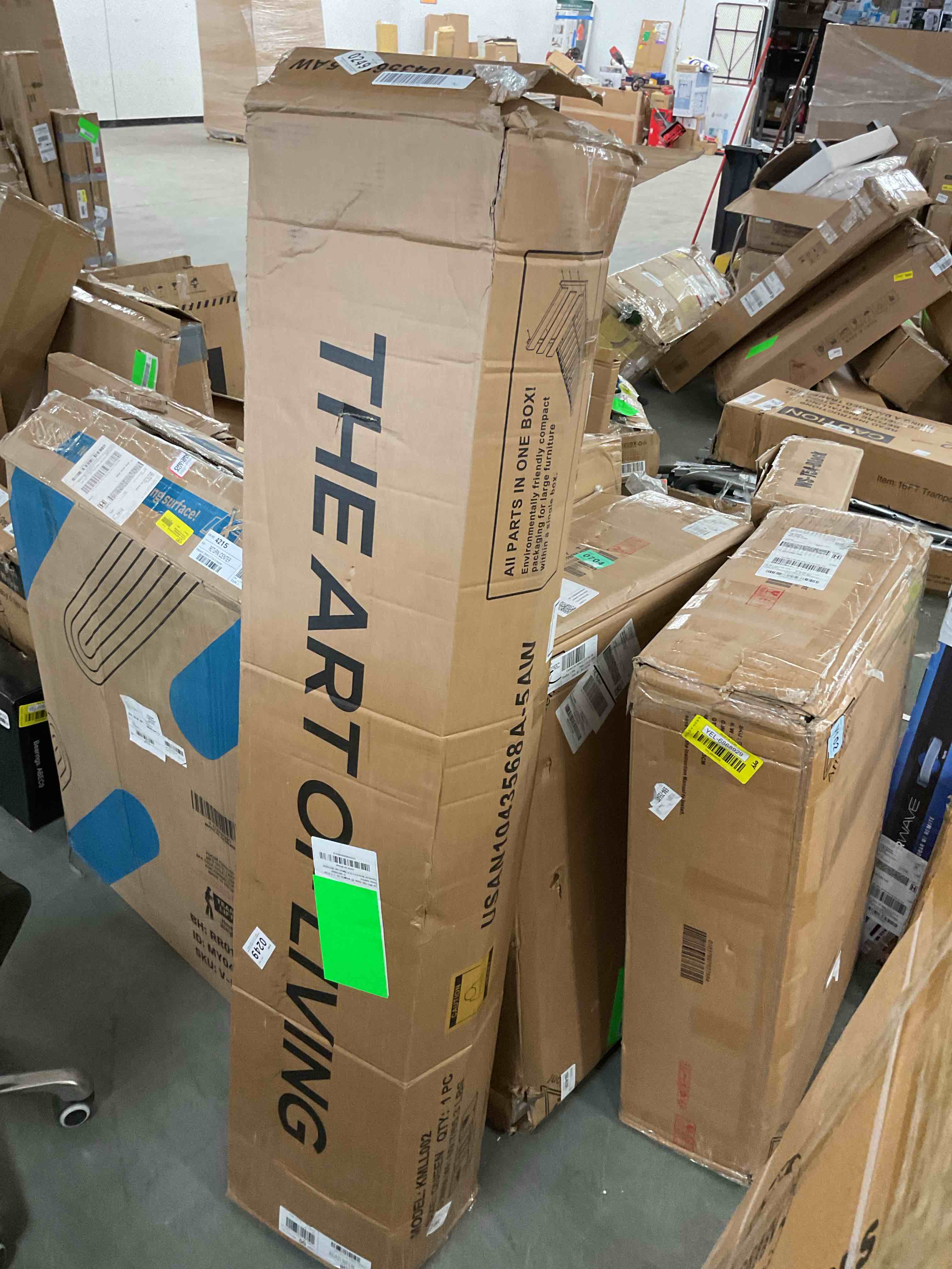 https://s3.amazonaws.com/lotting-images-prod/bidfta/YEL6868931_1738086685469.jpeg