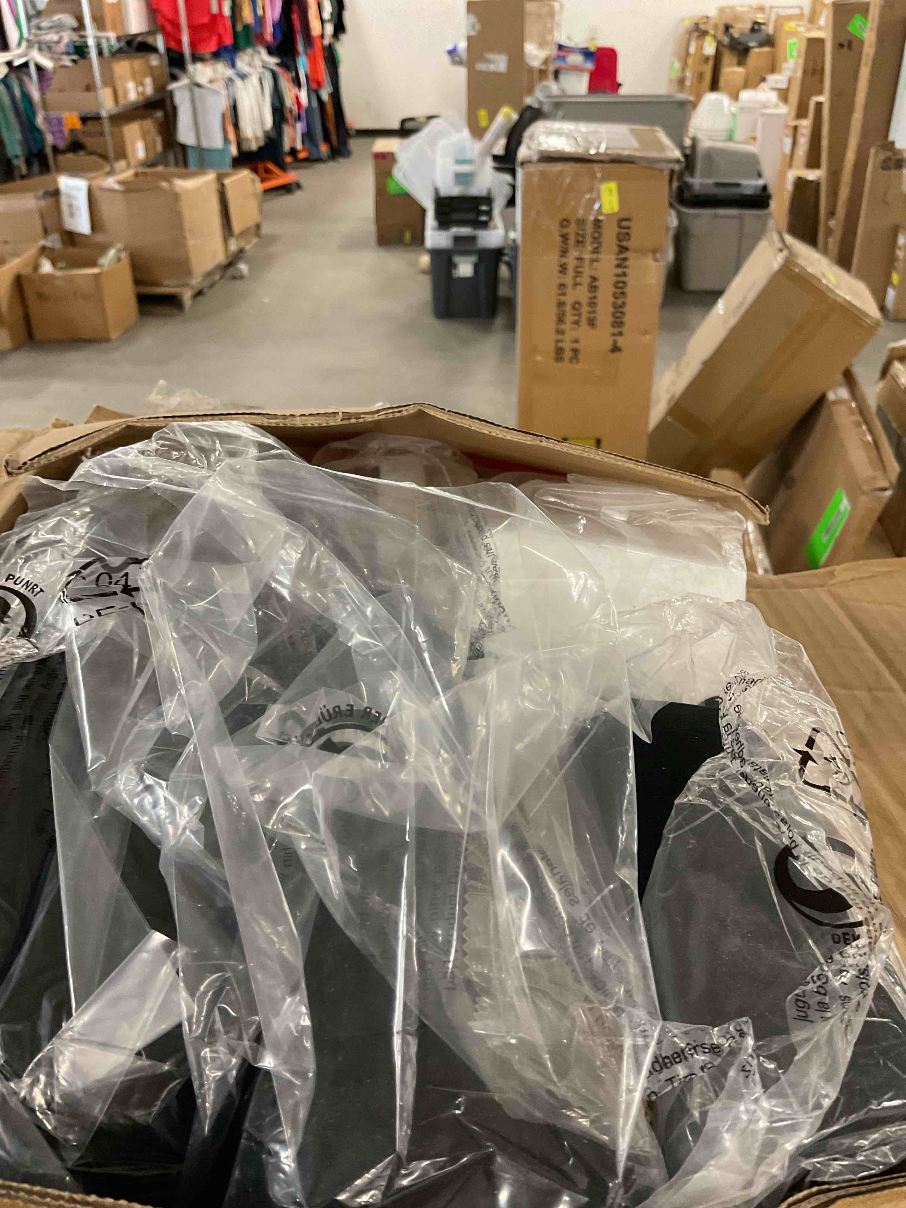 https://s3.amazonaws.com/lotting-images-prod/bidfta/YEL6868931_1738086698108.jpeg