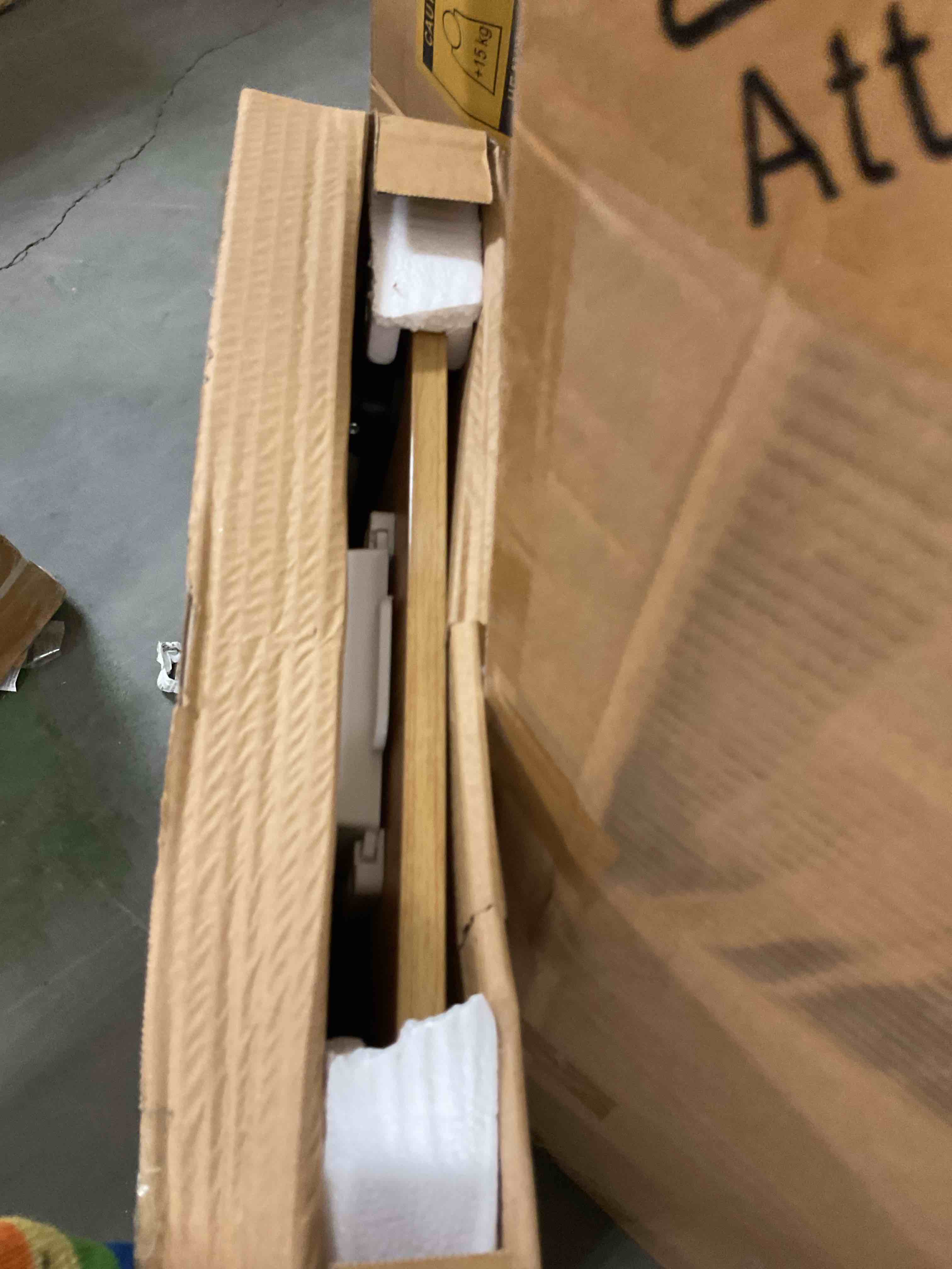https://s3.amazonaws.com/lotting-images-prod/bidfta/YEL6868932_1738086880907.jpeg
