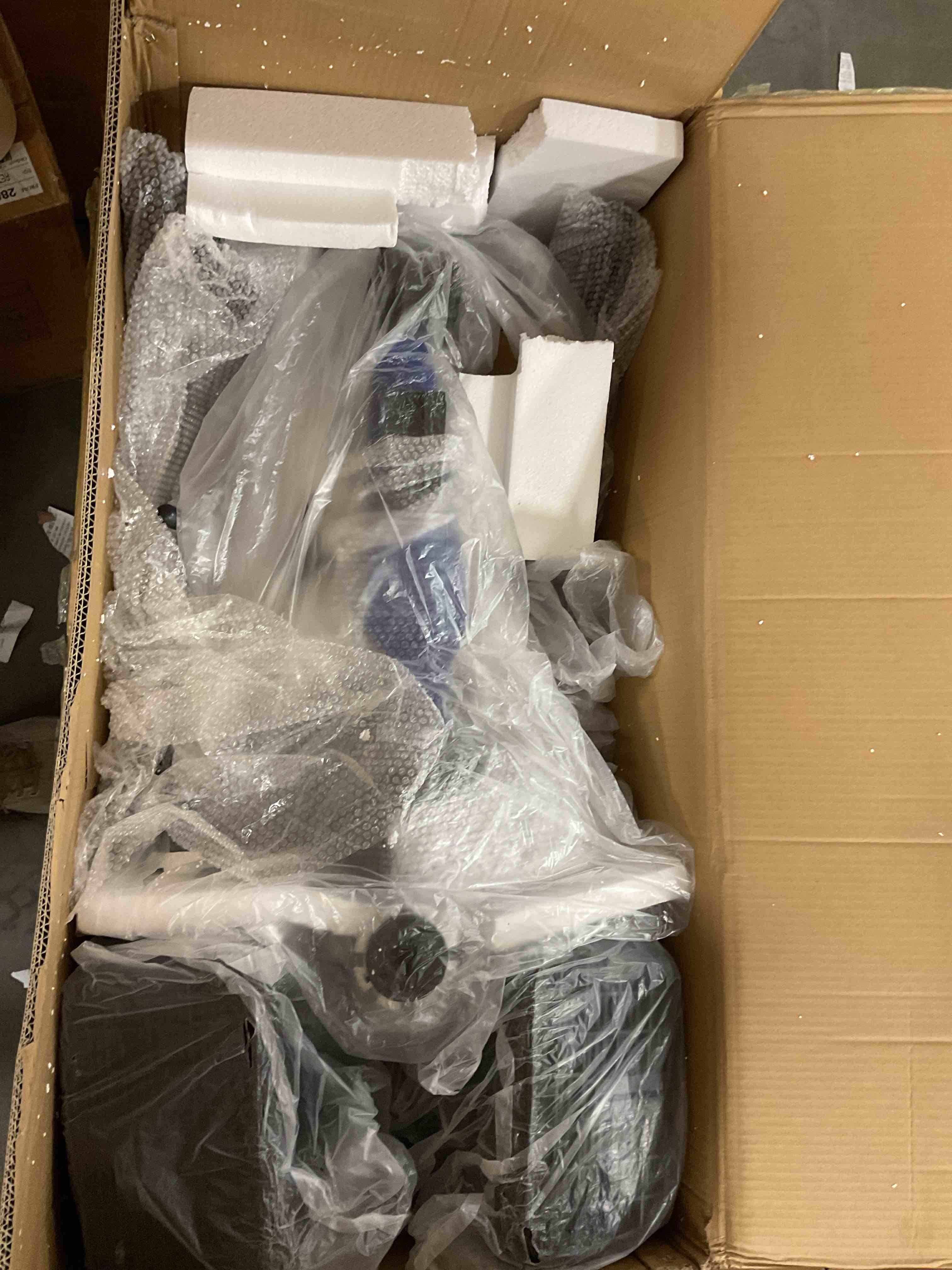 https://s3.amazonaws.com/lotting-images-prod/bidfta/YEL6868940_1738087954682.jpeg