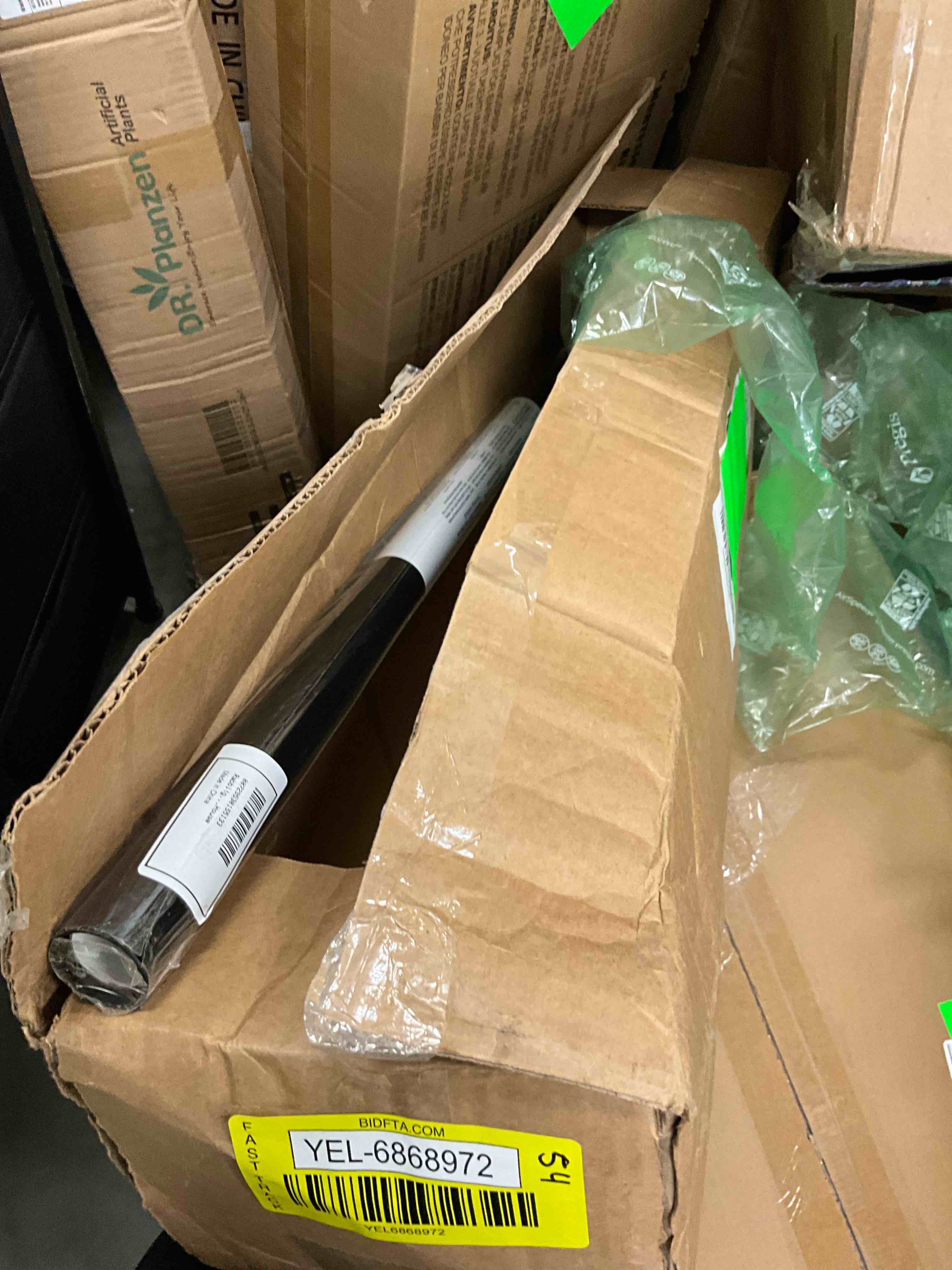 https://s3.amazonaws.com/lotting-images-prod/bidfta/YEL6868972_1738608905495.jpeg