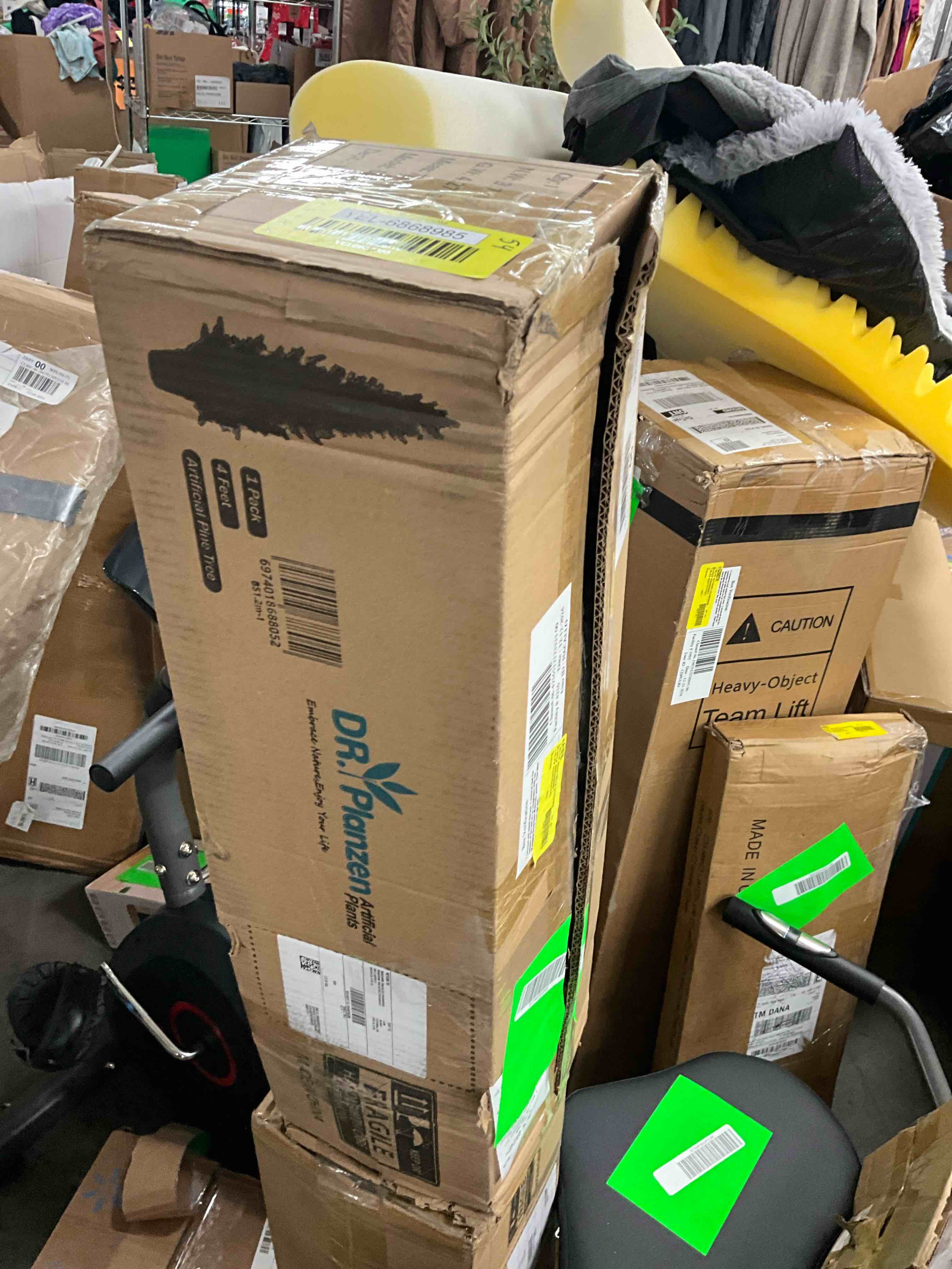 https://s3.amazonaws.com/lotting-images-prod/bidfta/YEL6868985_1738606458166.jpeg