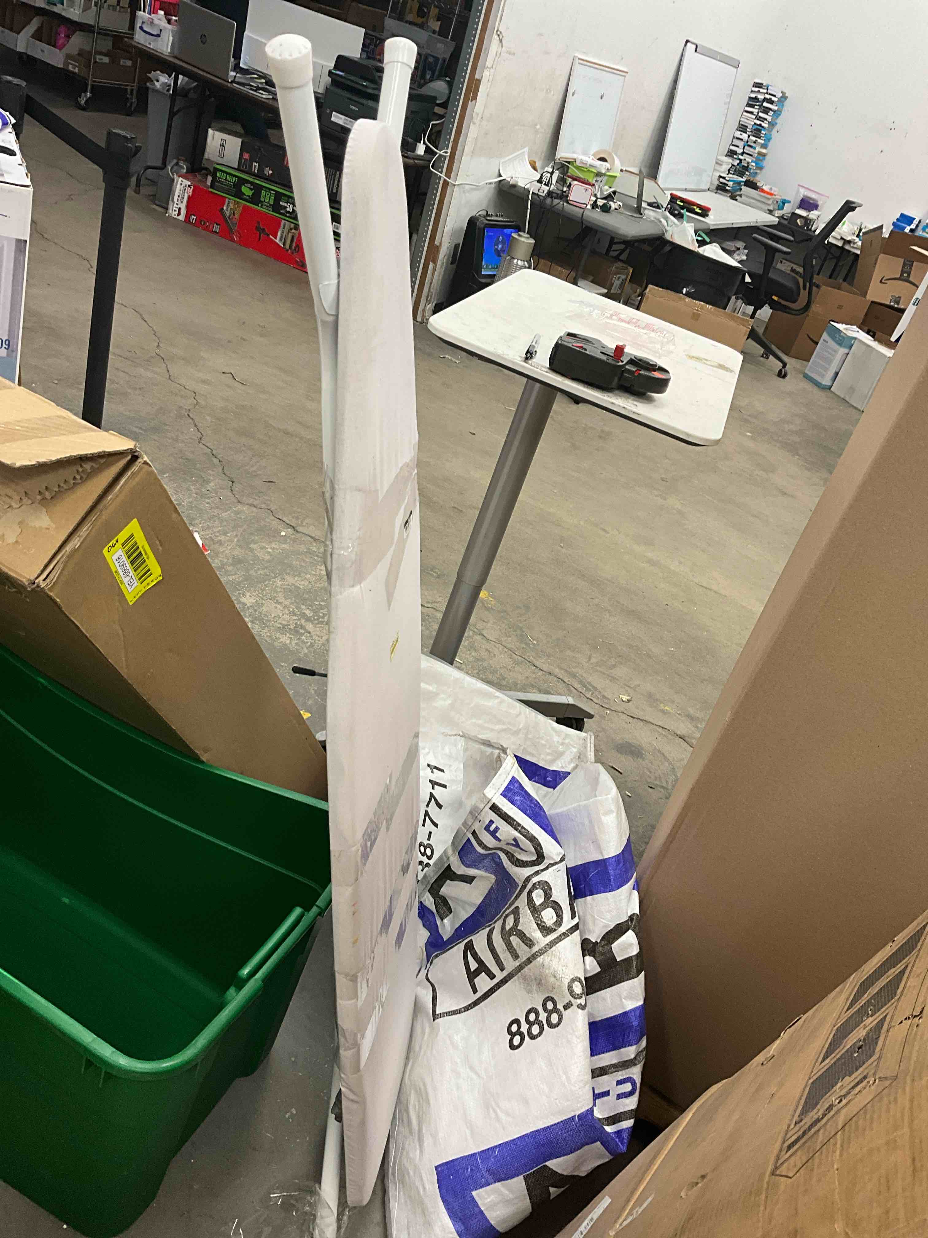 https://s3.amazonaws.com/lotting-images-prod/bidfta/YEL6869017_1738700342875.jpeg