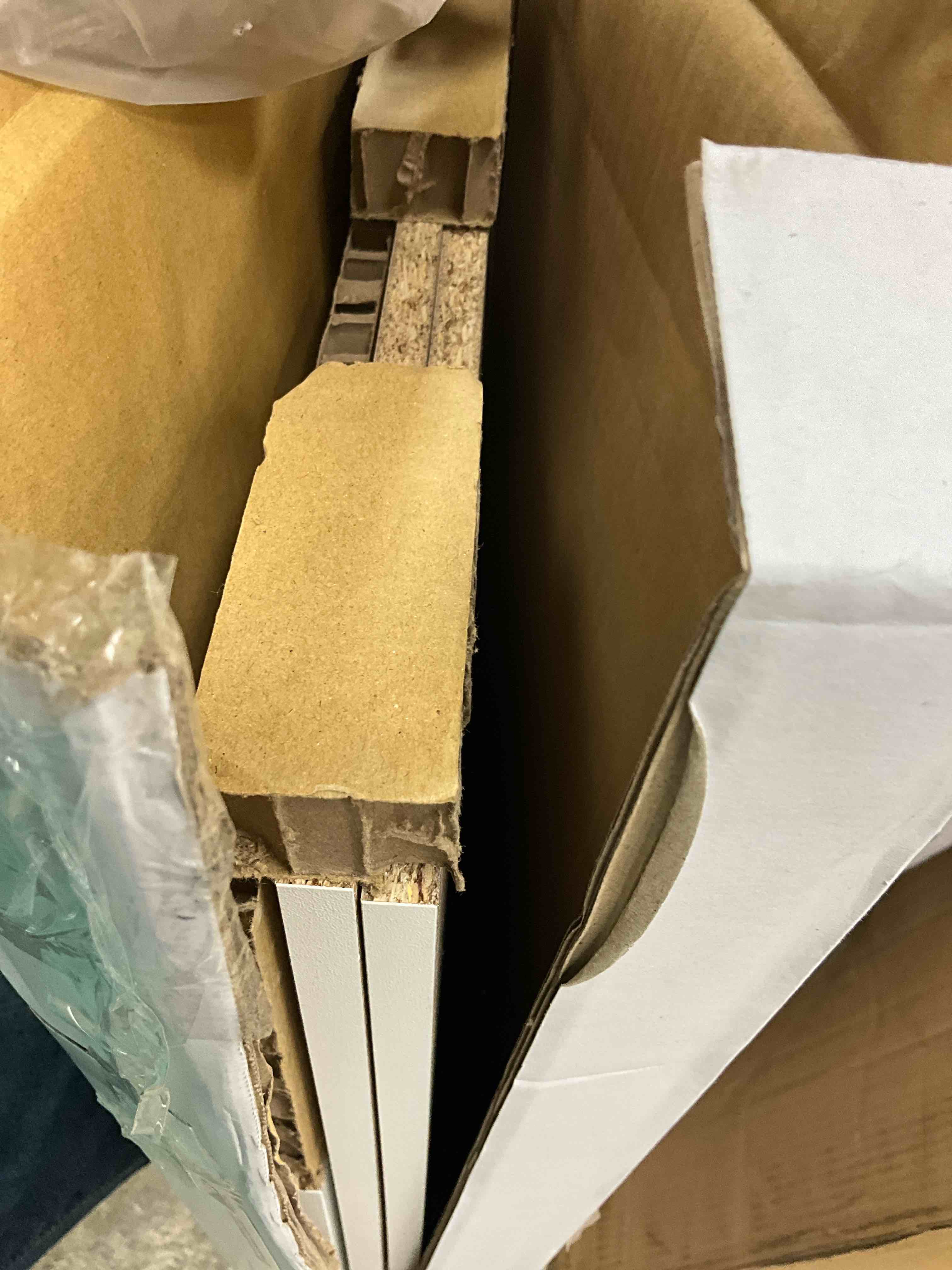 https://s3.amazonaws.com/lotting-images-prod/bidfta/YEL6869025_1738701207489.jpeg