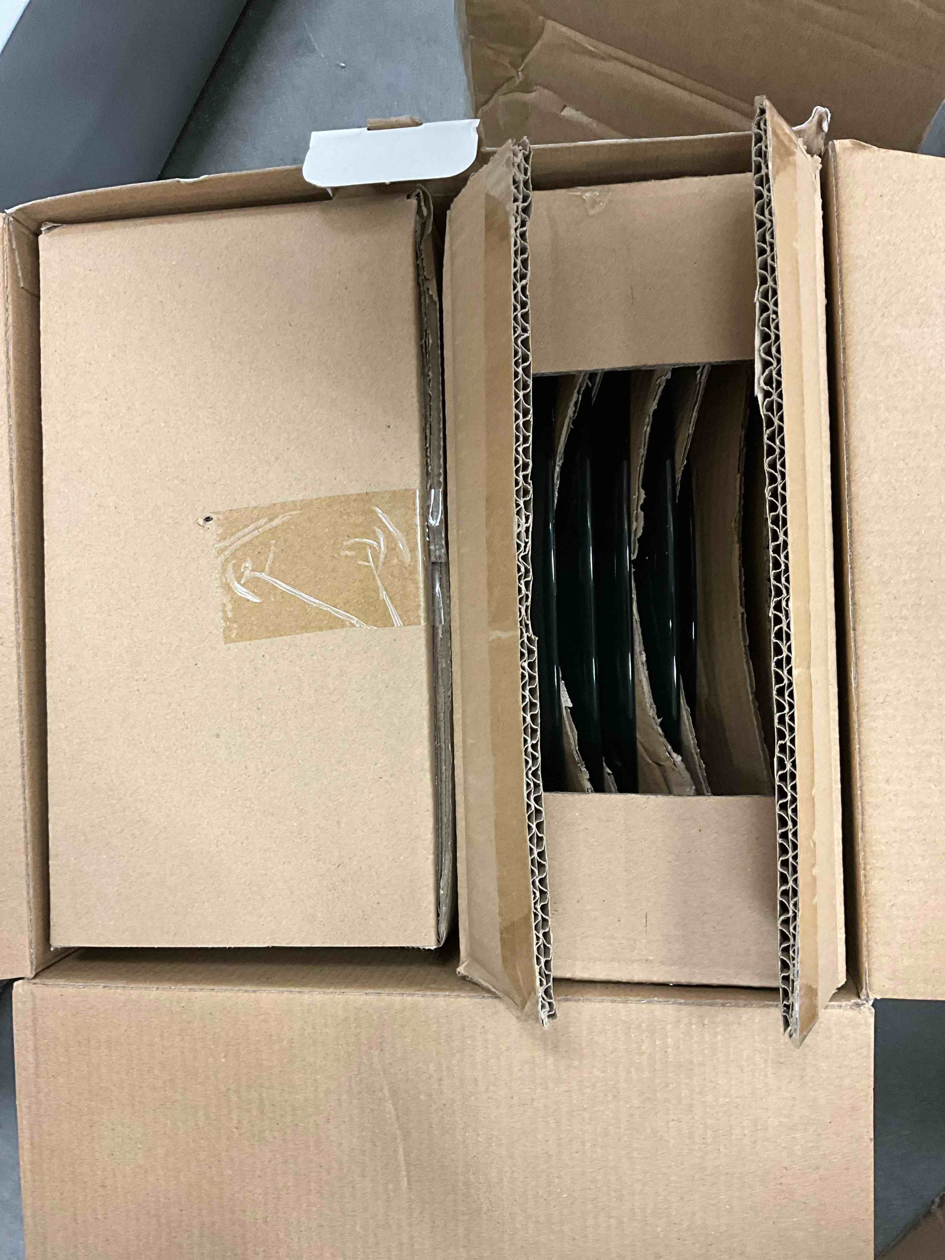 https://s3.amazonaws.com/lotting-images-prod/bidfta/YEL6870745_1729700690760.jpeg
