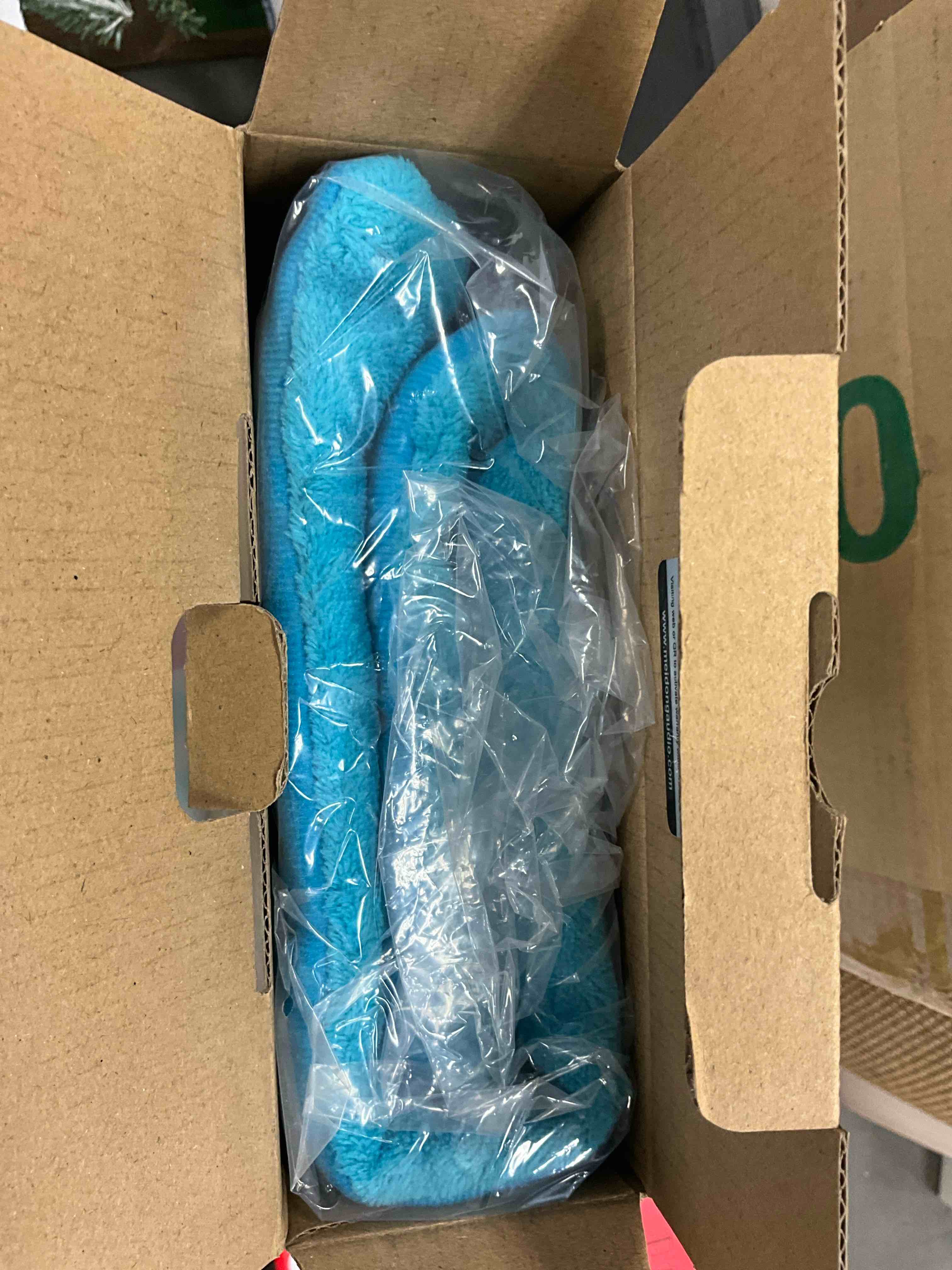 https://s3.amazonaws.com/lotting-images-prod/bidfta/YEL6870747_1729700940569.jpeg