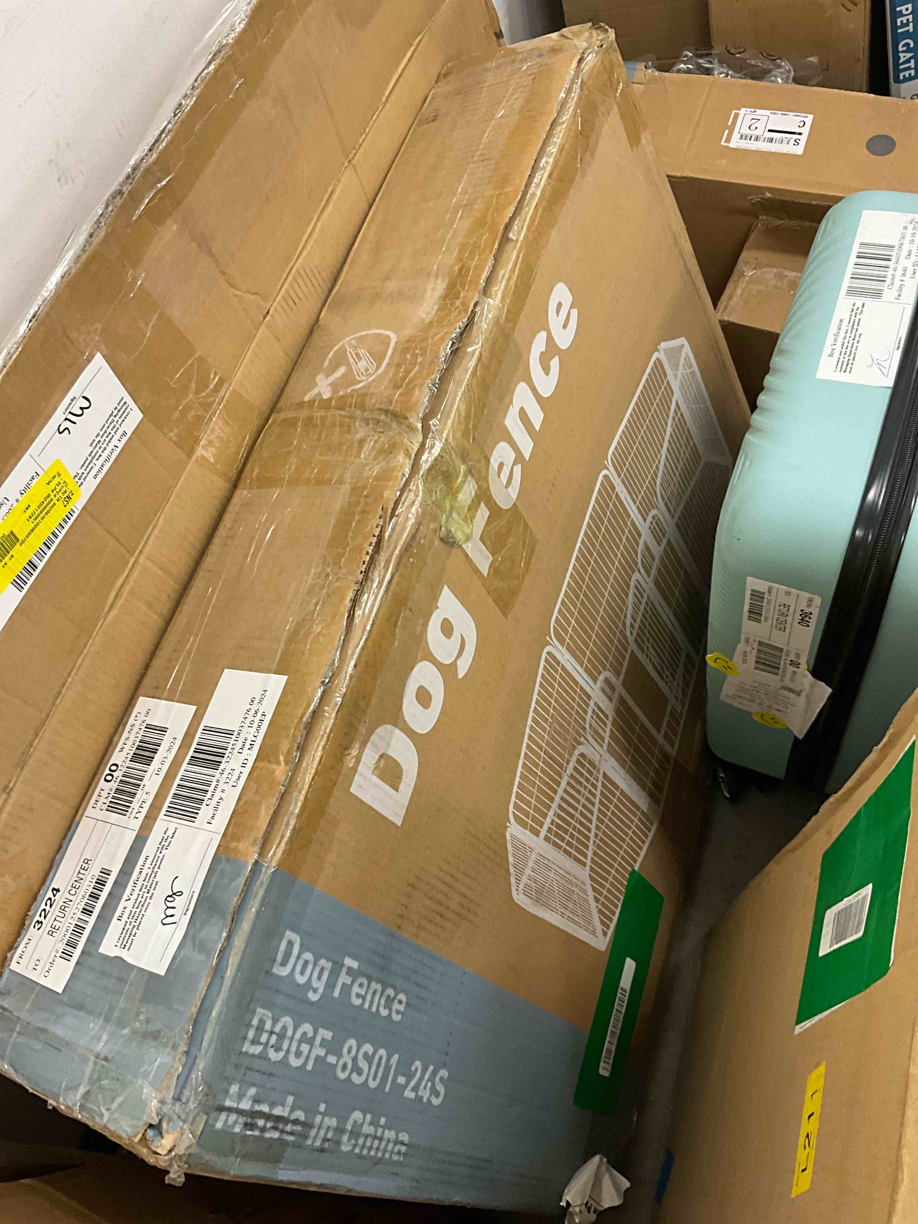 https://s3.amazonaws.com/lotting-images-prod/bidfta/YEL6871024_1730731742294.jpeg