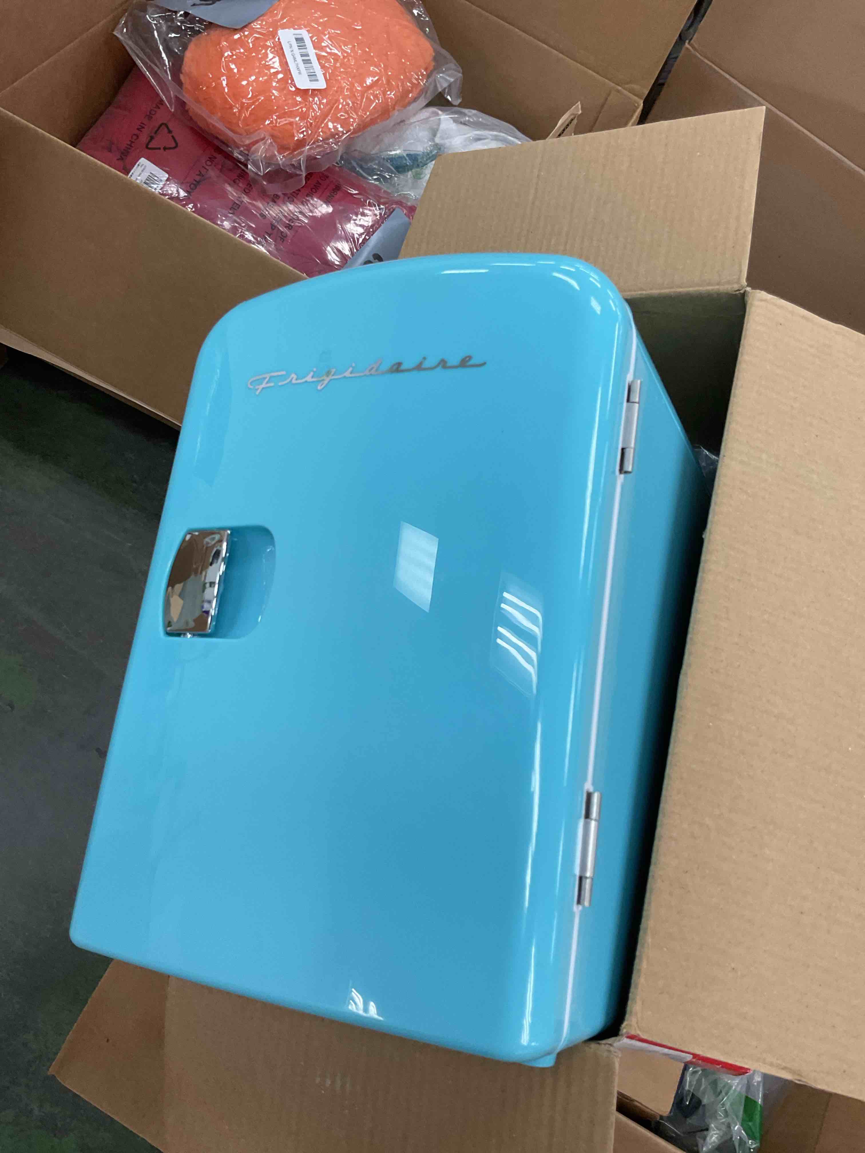 https://s3.amazonaws.com/lotting-images-prod/bidfta/YEL6871513_1727450763853.jpeg